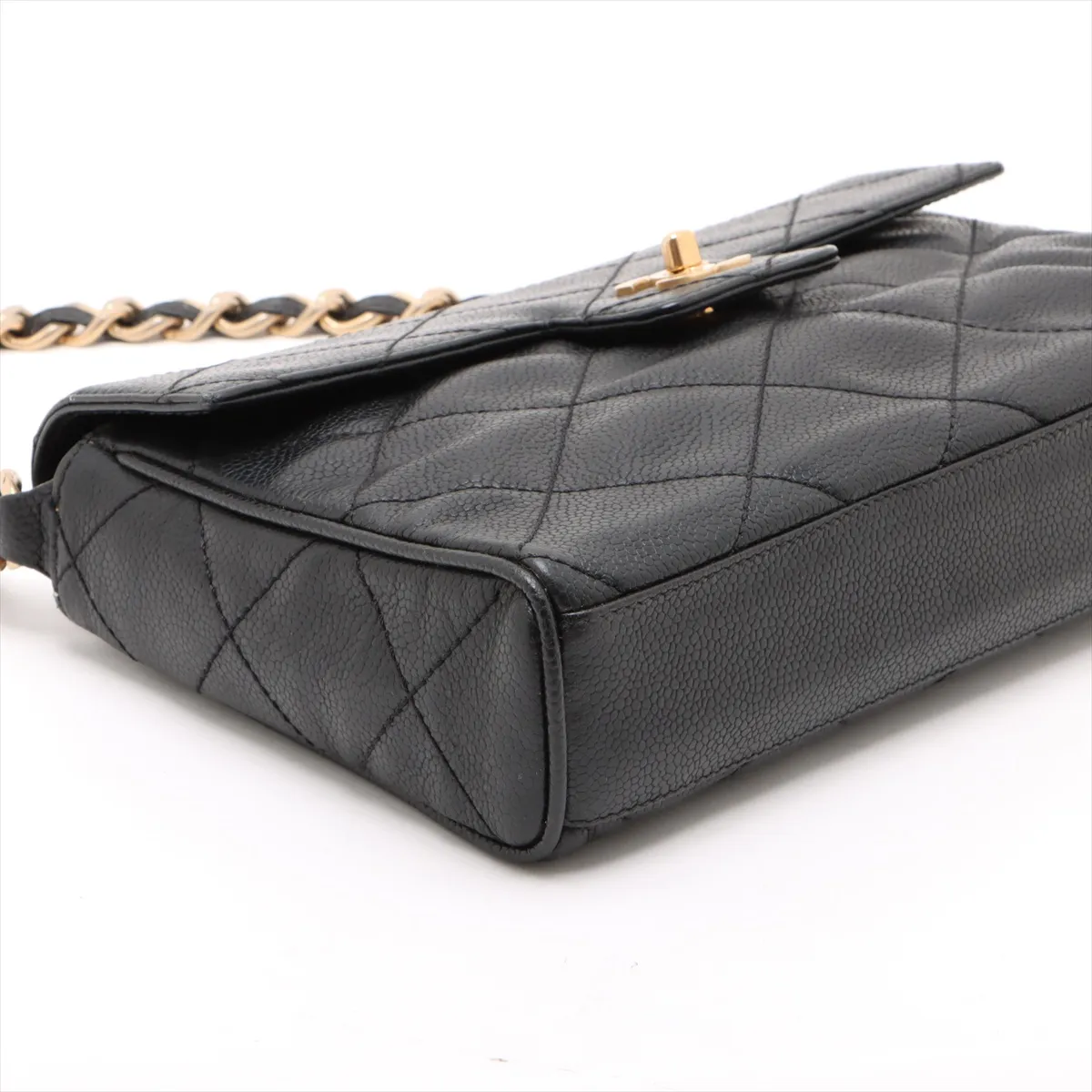 Matelasse caviar skin chain shoulder bag black gold hardware 6497622 6th series — view 4