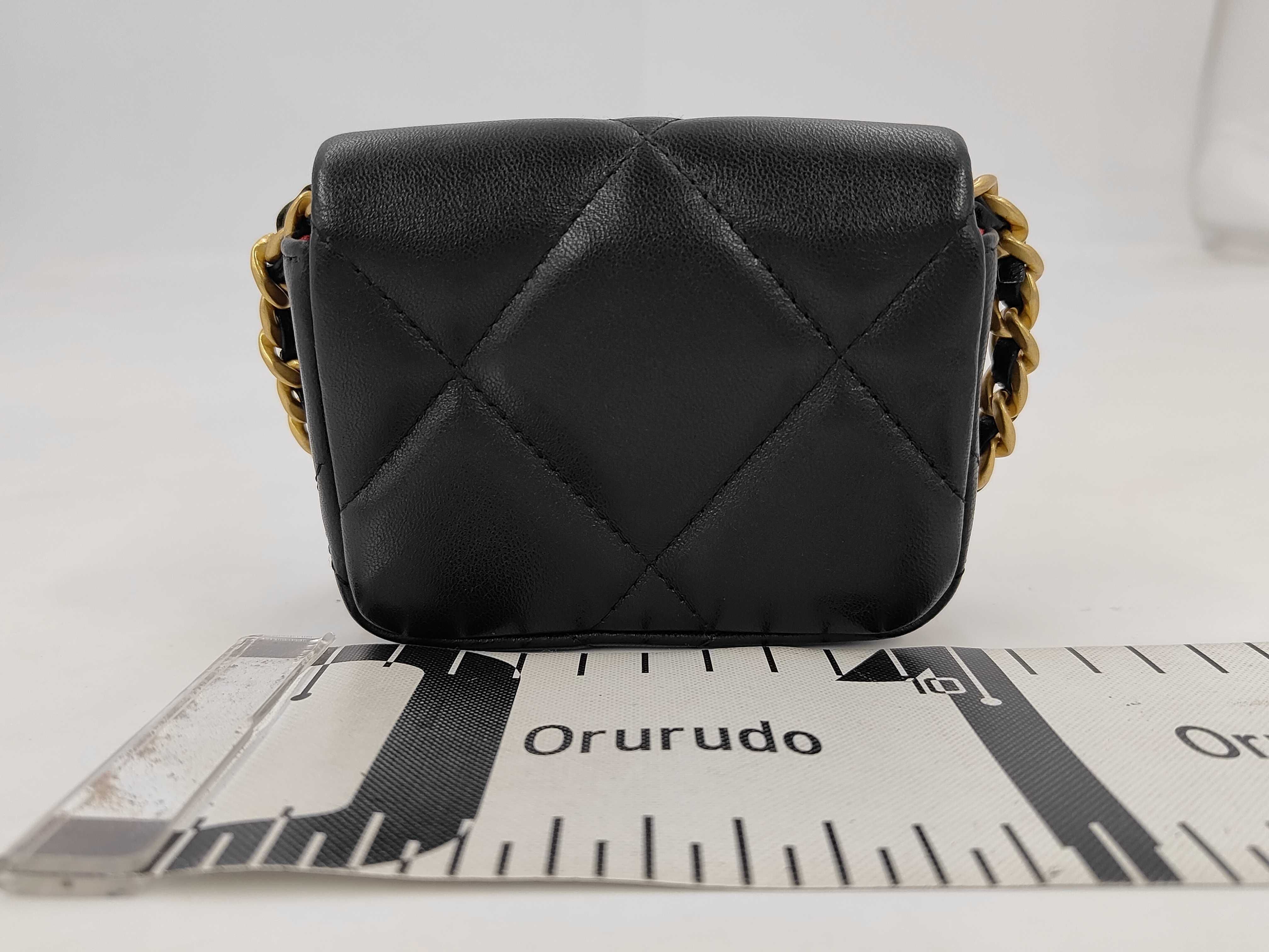 19 Chain Waist Bag, Black Shoulder Bag — view 2