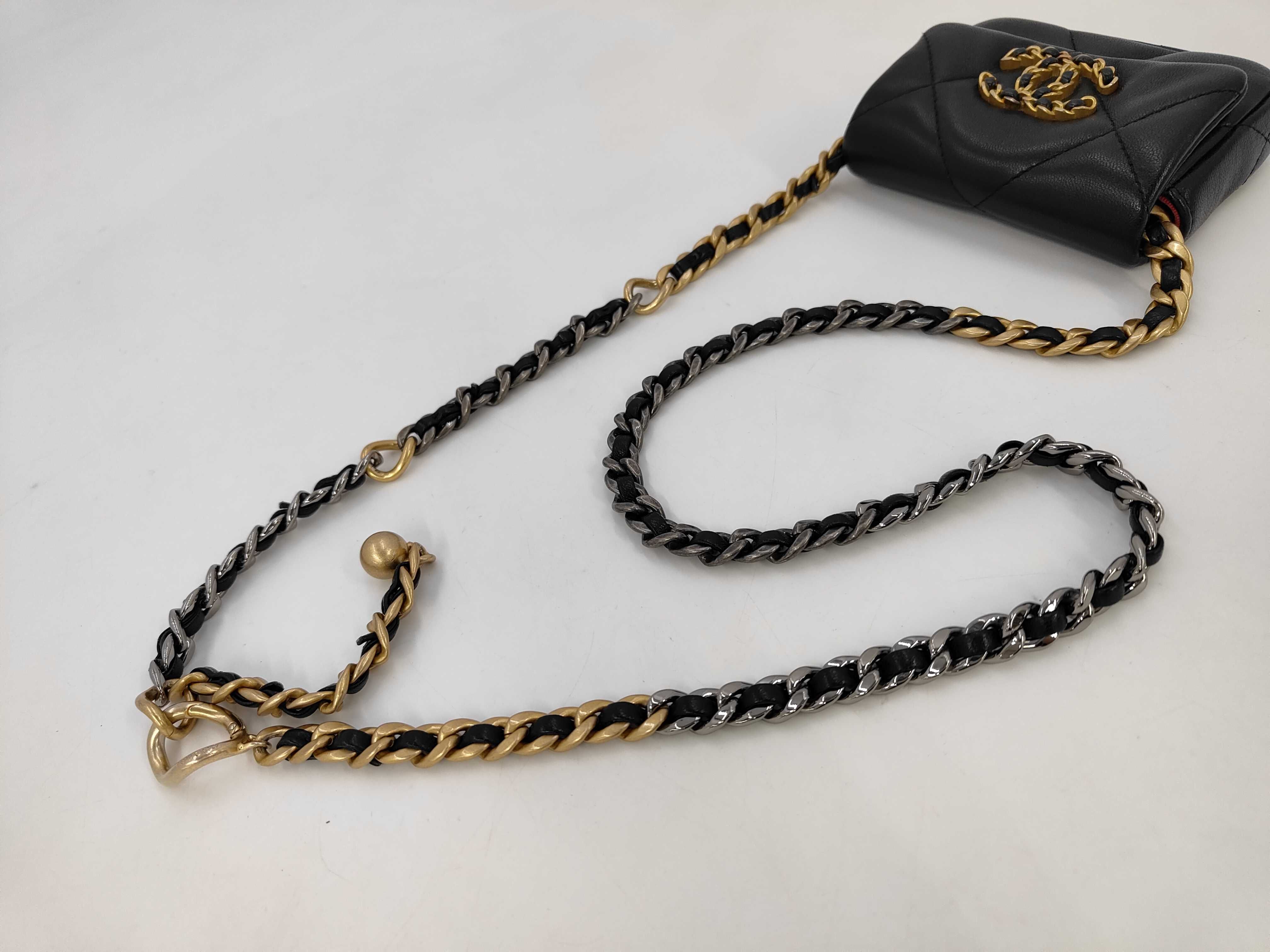 19 Chain Waist Bag, Black Shoulder Bag — view 3