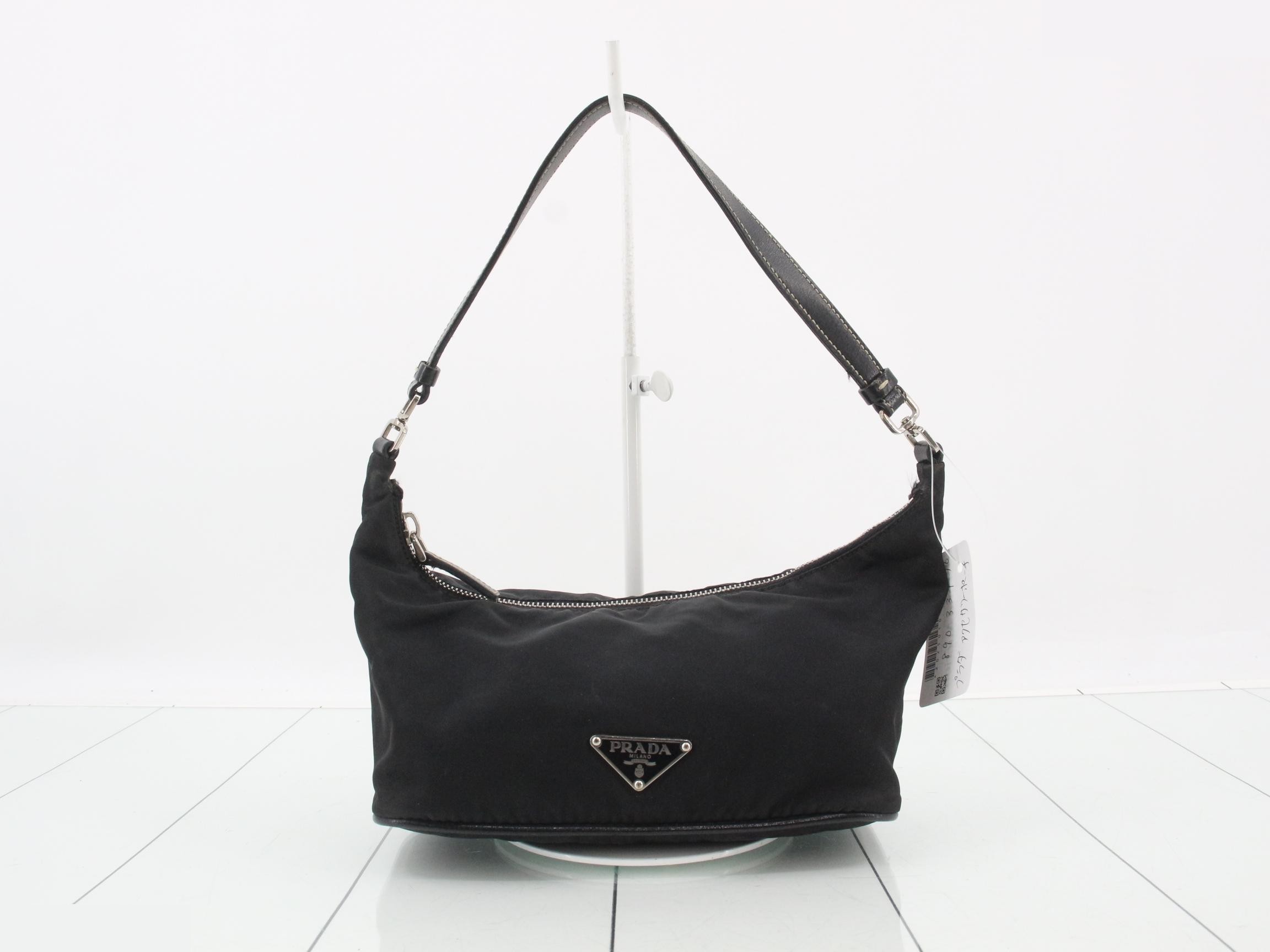 accessory pouch, triangular logo plate, nylon, black.