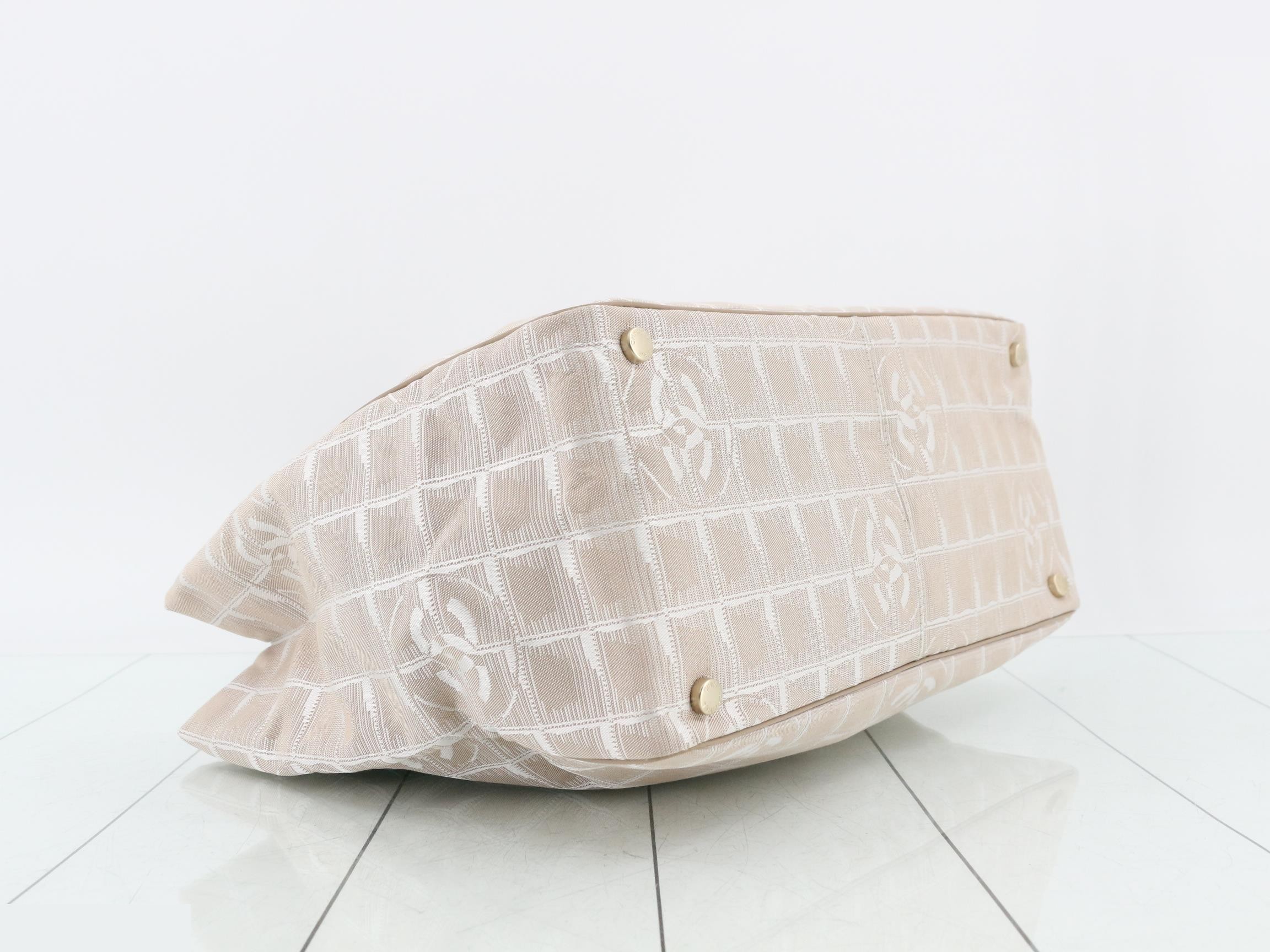 New Travel Line Tote MM Tote Bag — view 5