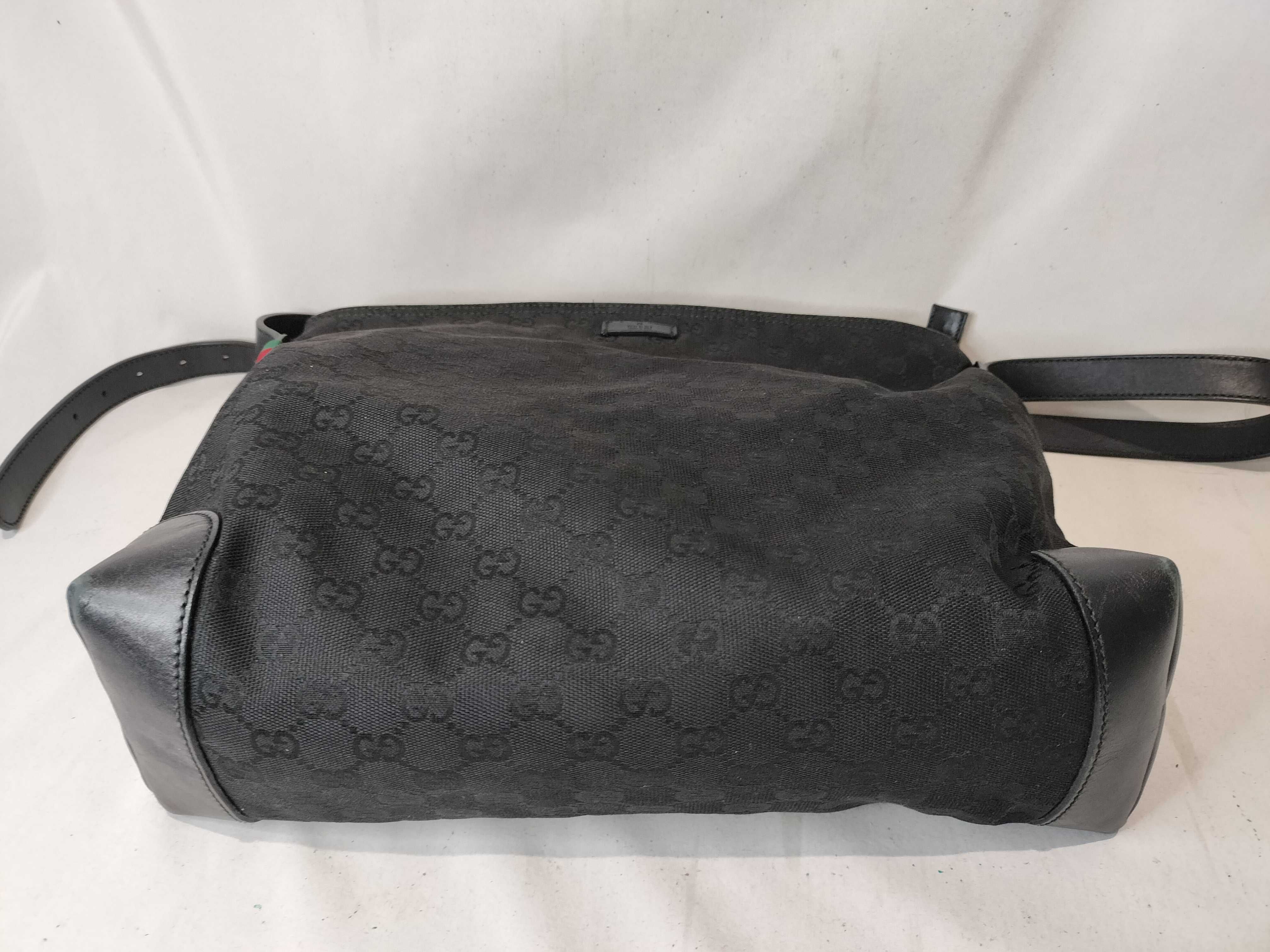 GG Canvas 308930 Shoulder Bag — view 8