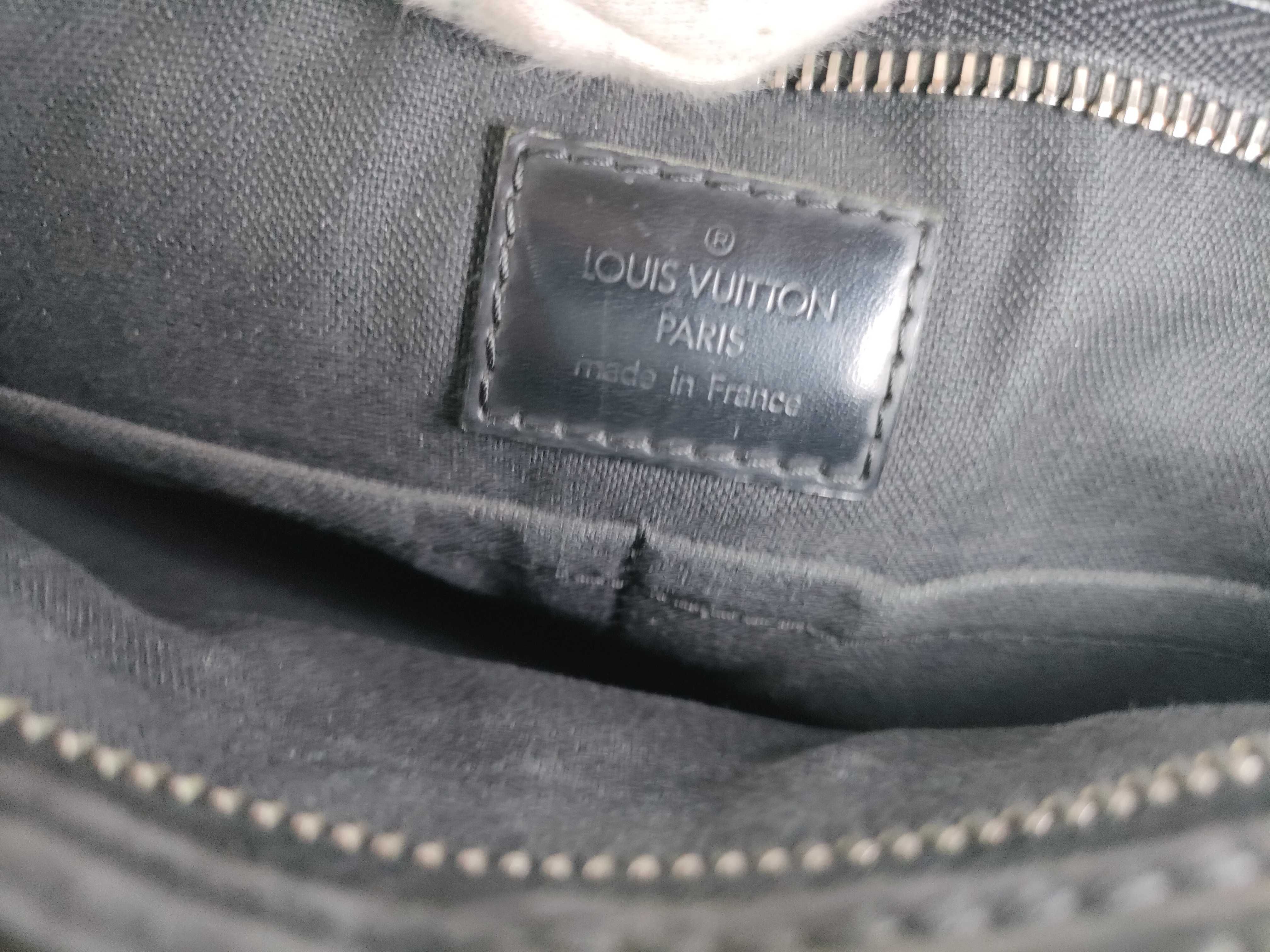 N58028 Graphite Thomas Shoulder Bag — view 12