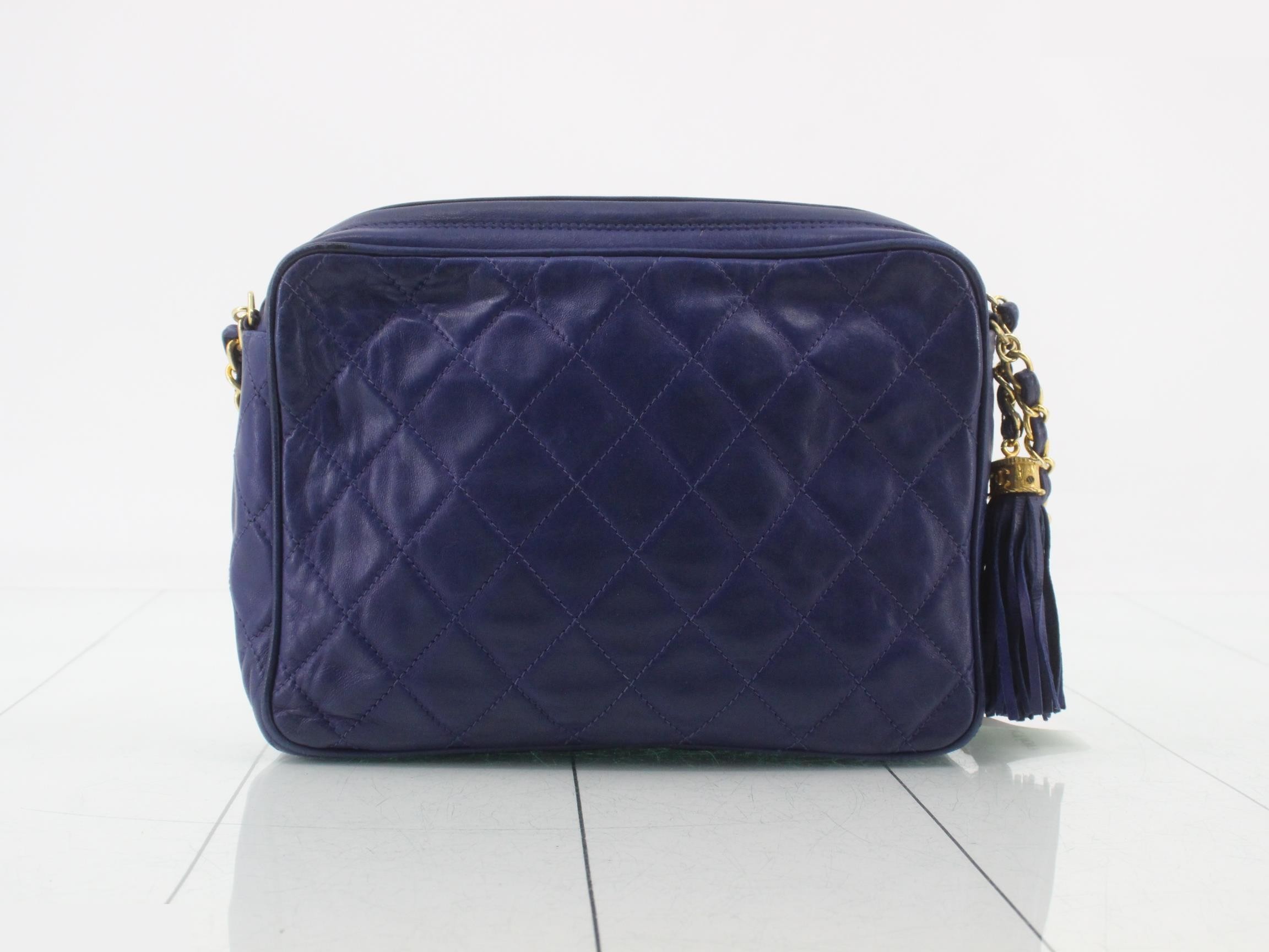 Shoulder bag, Matelassé, with fringe chain shoulder strap, serial number 0. — view 2