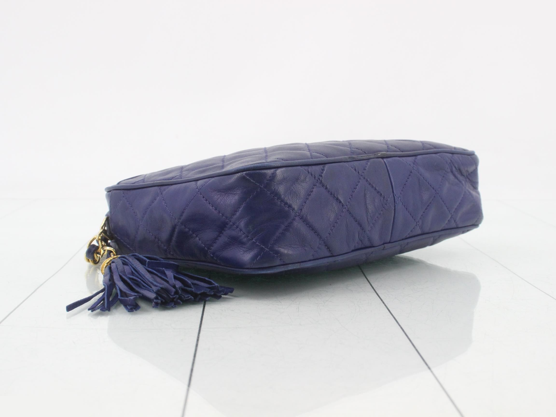 Shoulder bag, Matelassé, with fringe chain shoulder strap, serial number 0. — view 5
