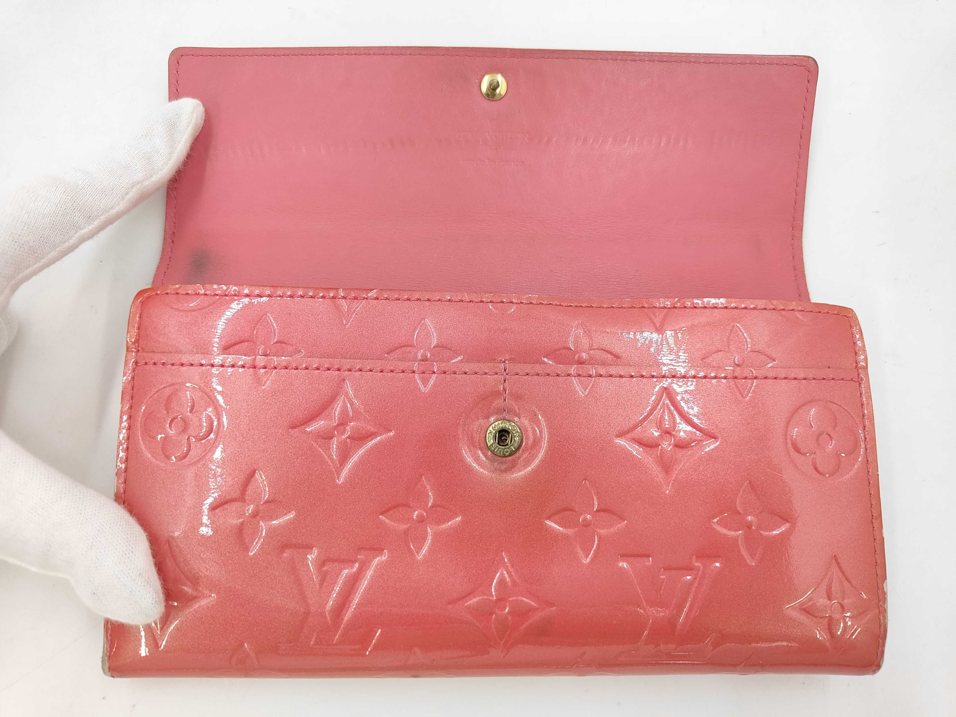Sarah Wallet — view 3