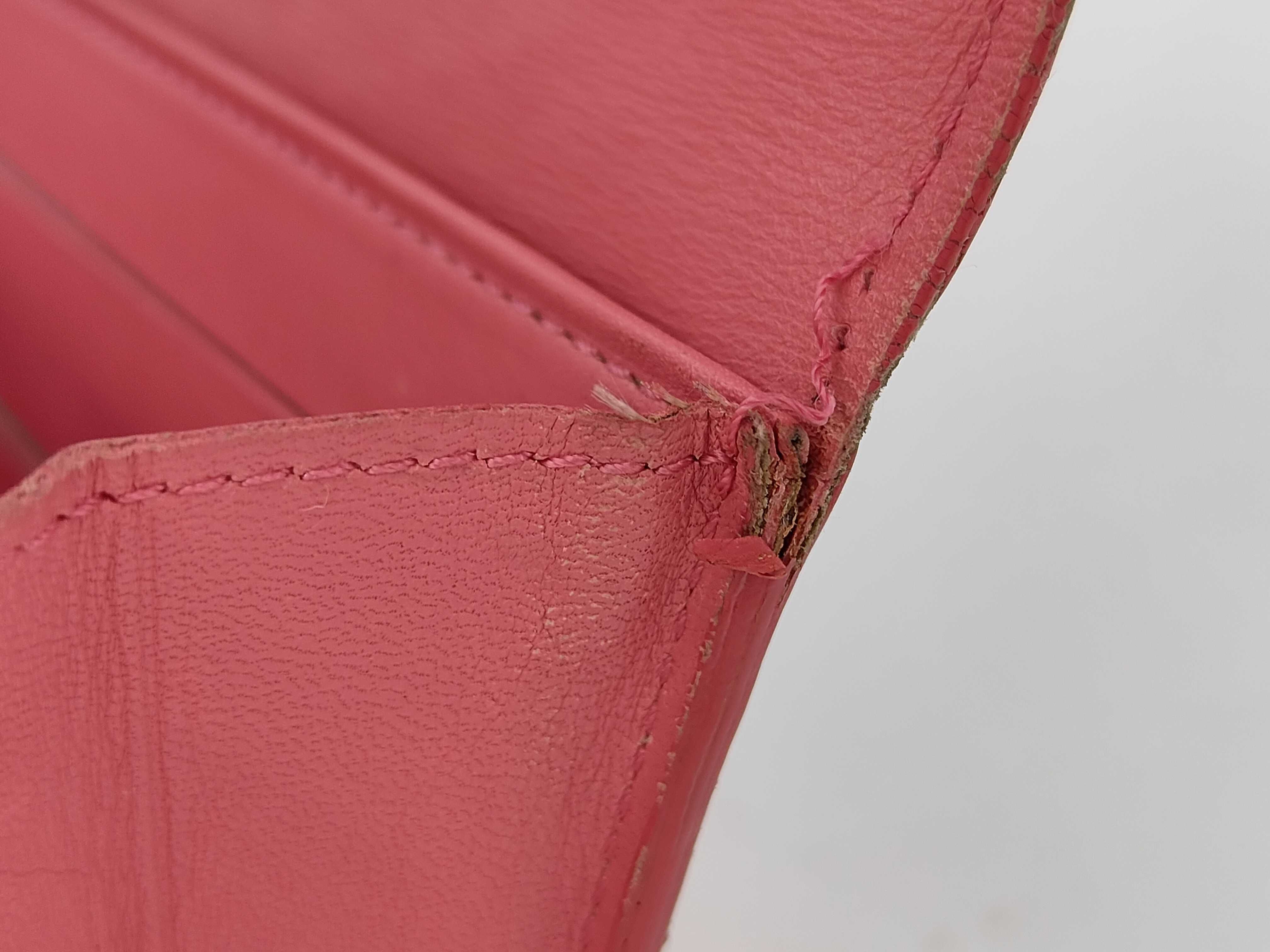 Sarah Wallet — view 8