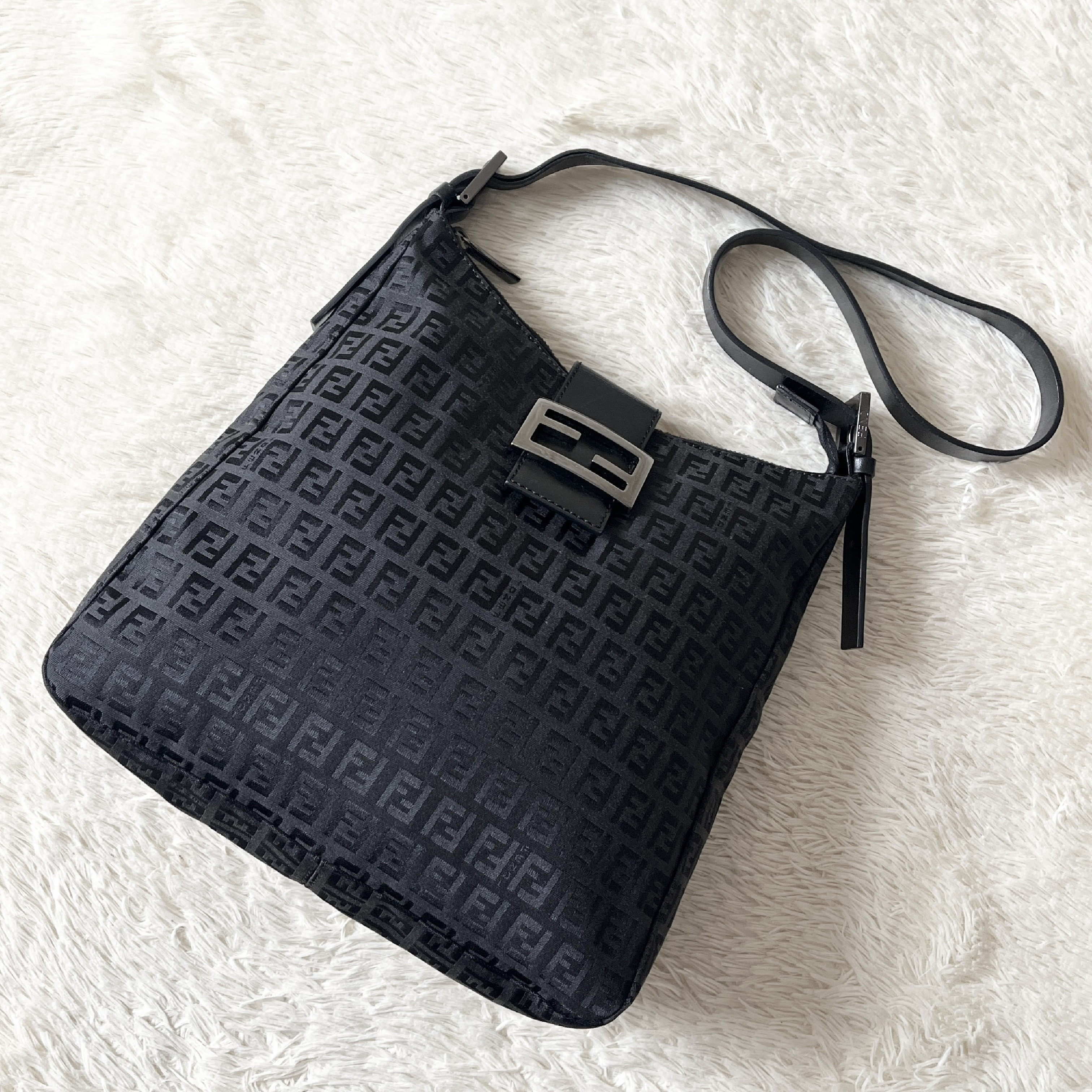Zucchino Mamma Bucket Semi Shoulder Bag — view 2