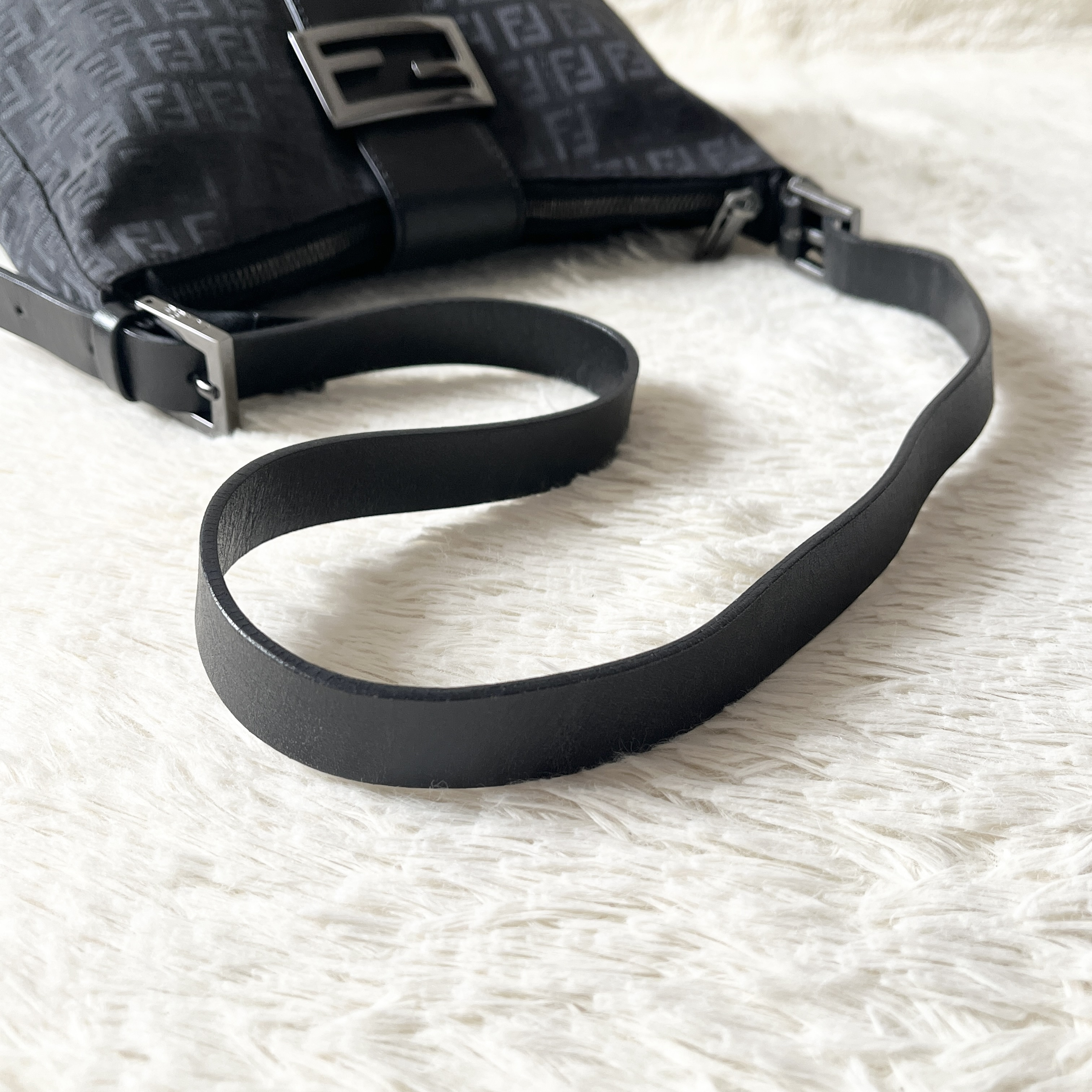 Zucchino Mamma Bucket Semi Shoulder Bag — view 11