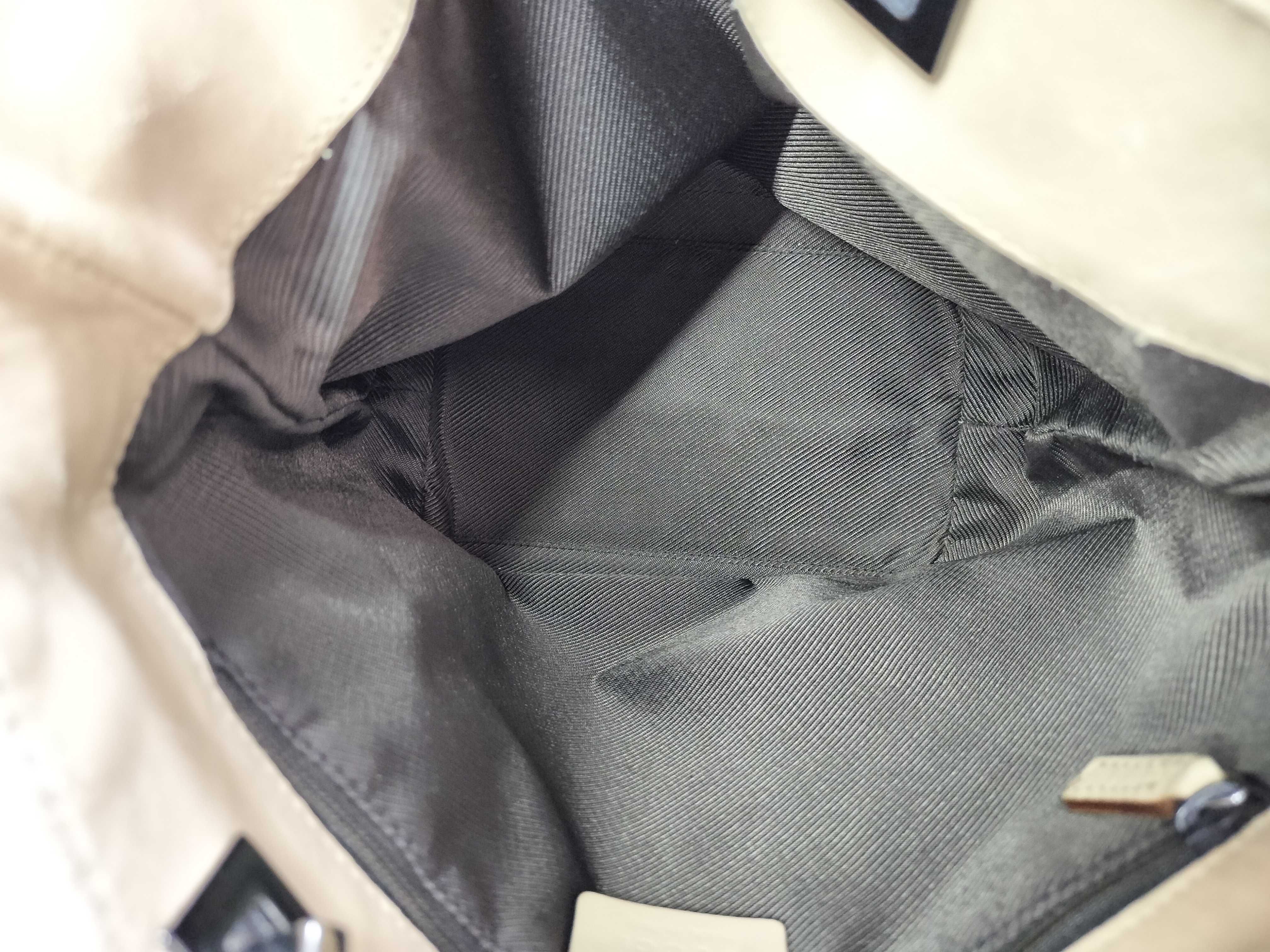 GG Canvas Tote Bag — view 7