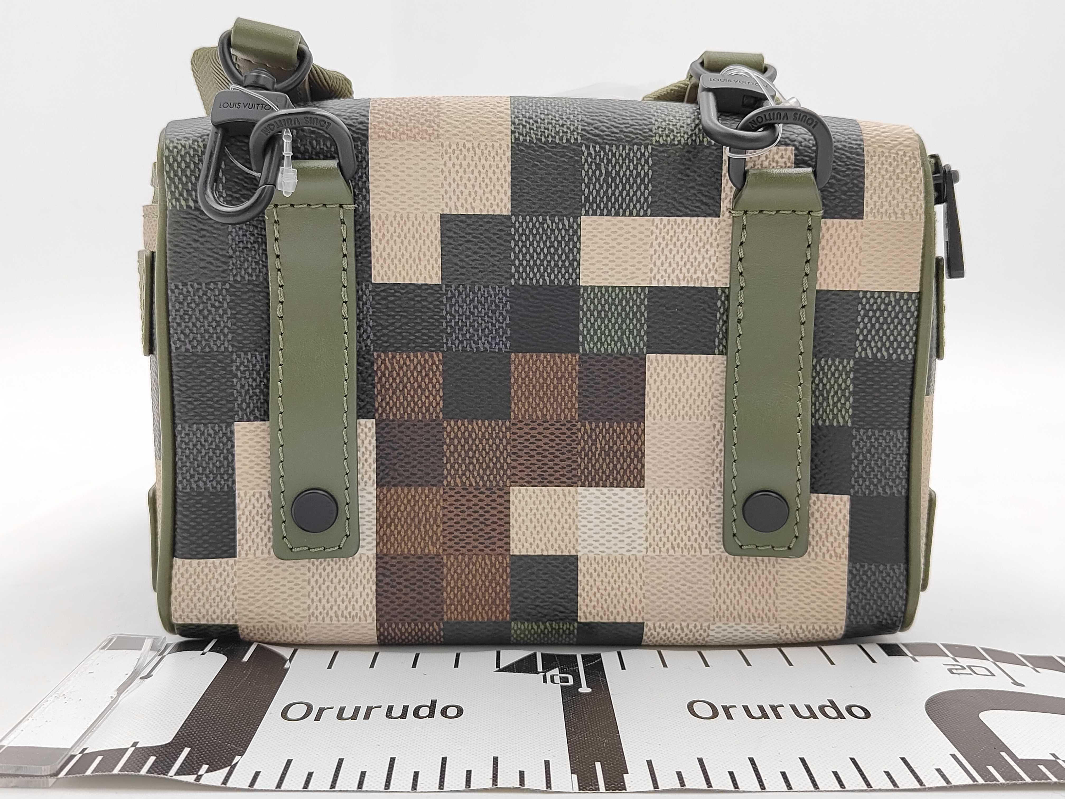 Monogram Trail Wearable Wallet Damouflage M83169 Multi Shoulder Bag — view 2