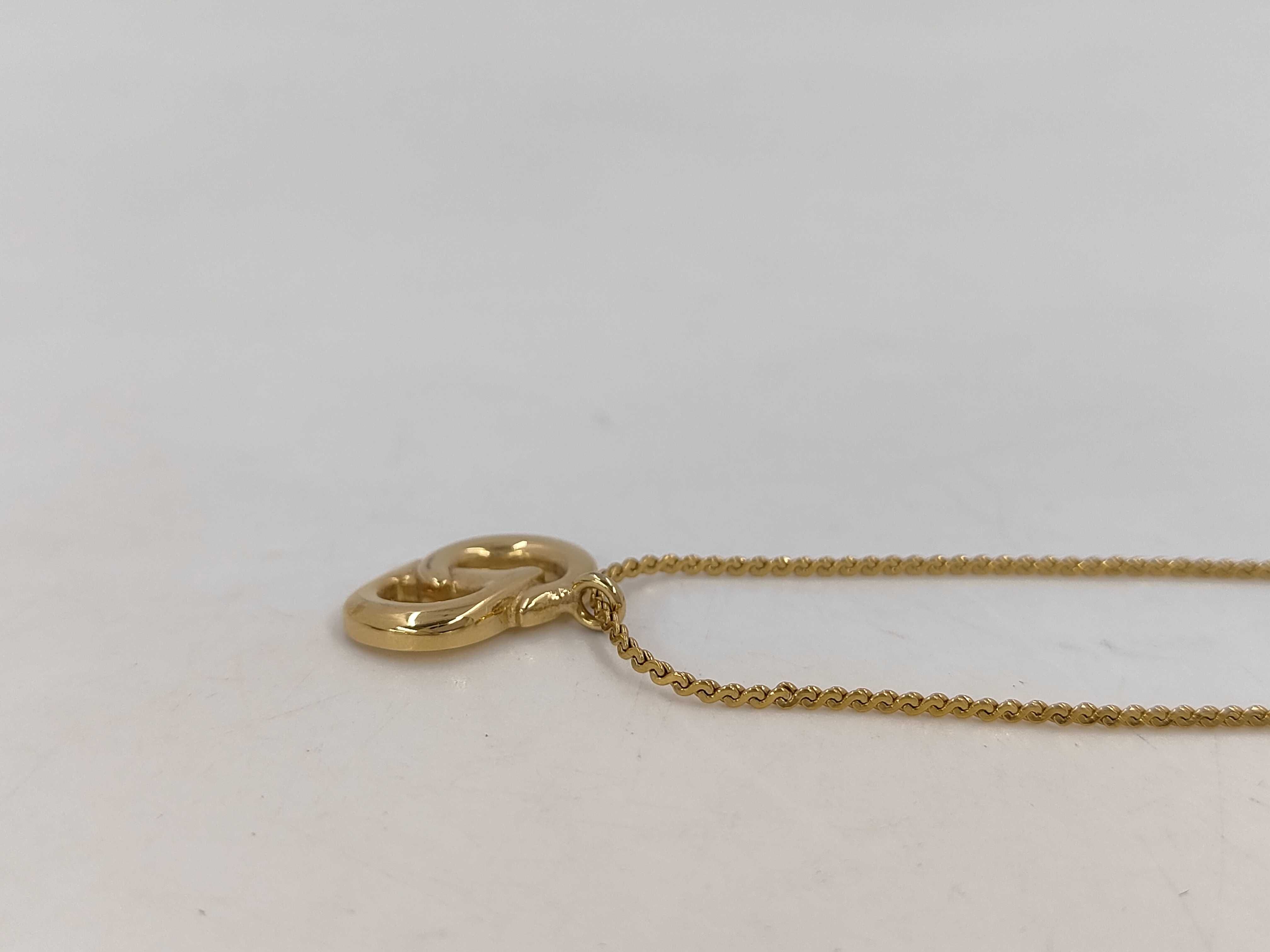 gold necklace — view 3