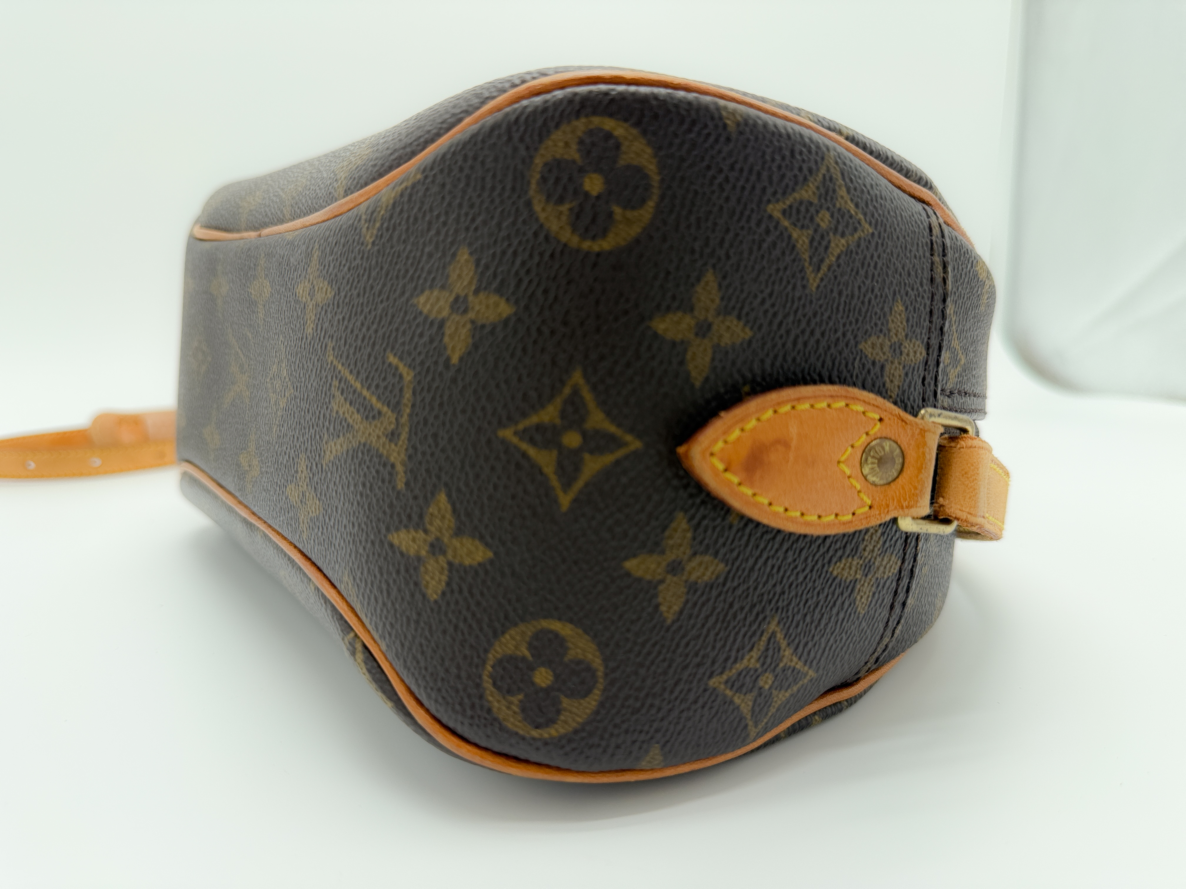 Monogram M51221 Blois BA0022 Shoulder Bag (No Stickiness) — view 8