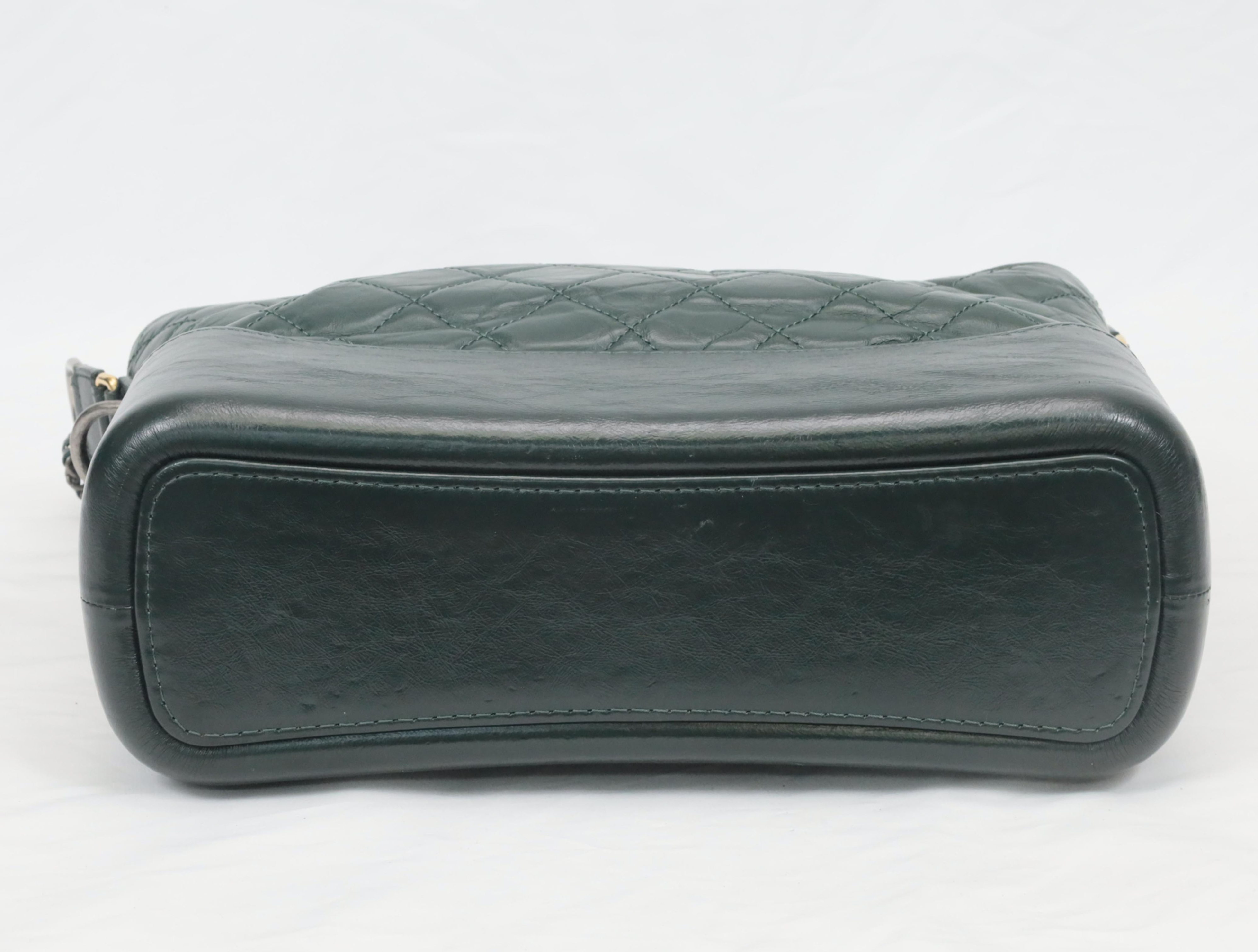 Gabrielle de Chanel Vintage Calfskin Green Shoulder Bag — view 3