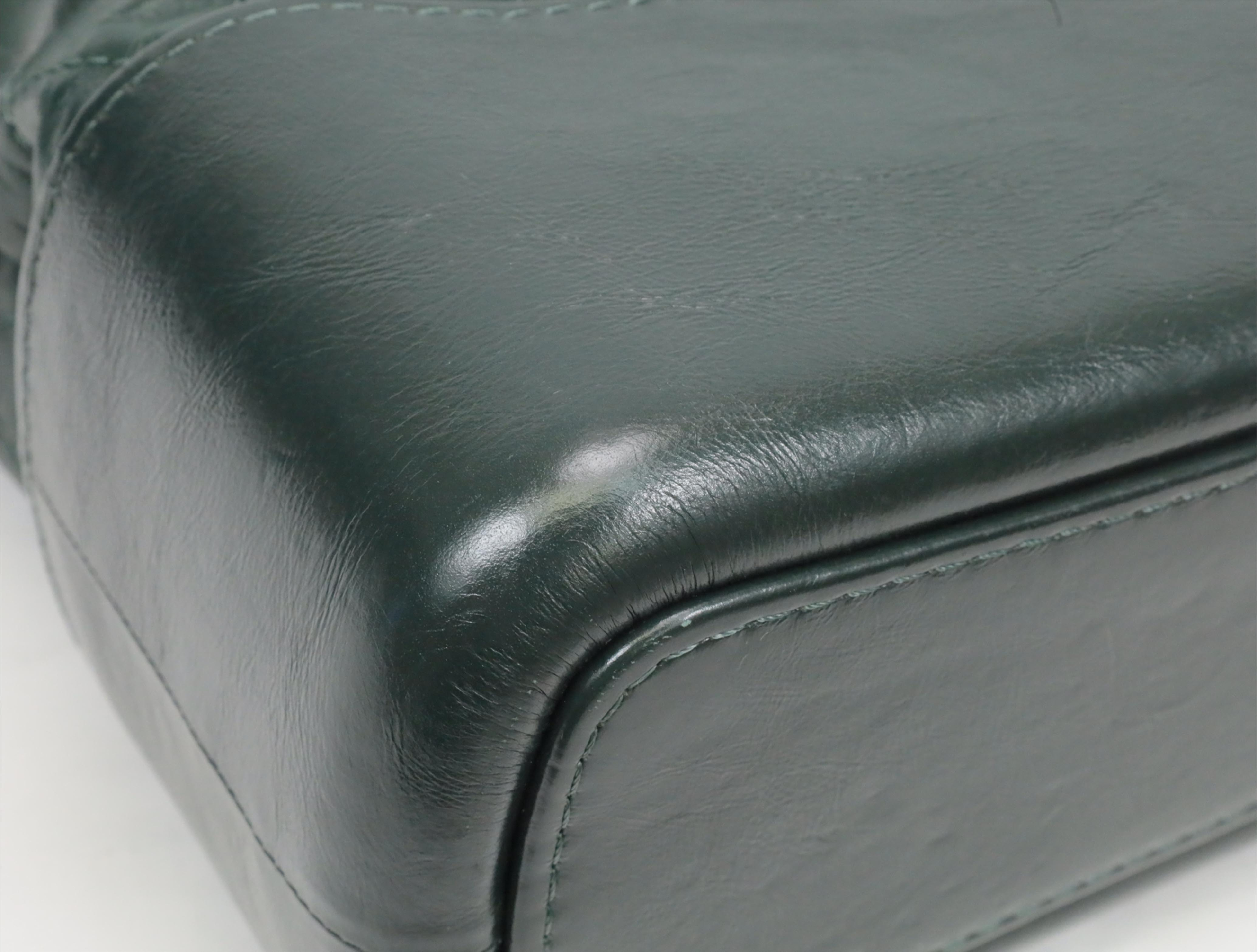 Gabrielle de Chanel Vintage Calfskin Green Shoulder Bag — view 5