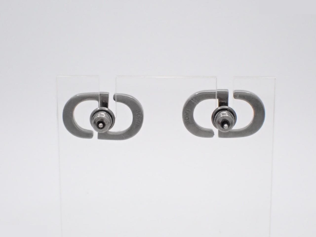 Other lines: Precious metals and earrings — view 2