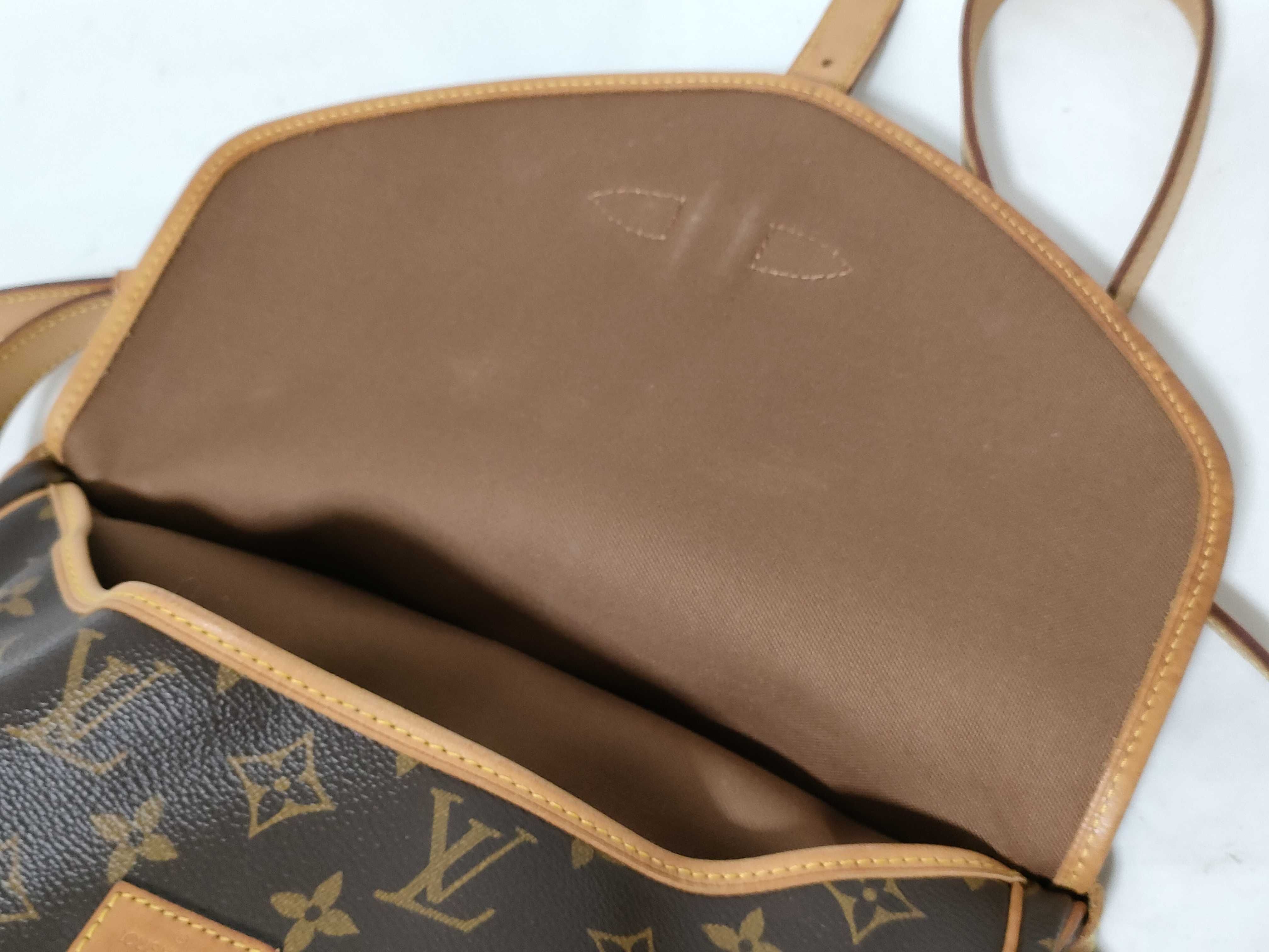 Monogram LV Saumur 30 Shoulder Bag — view 11