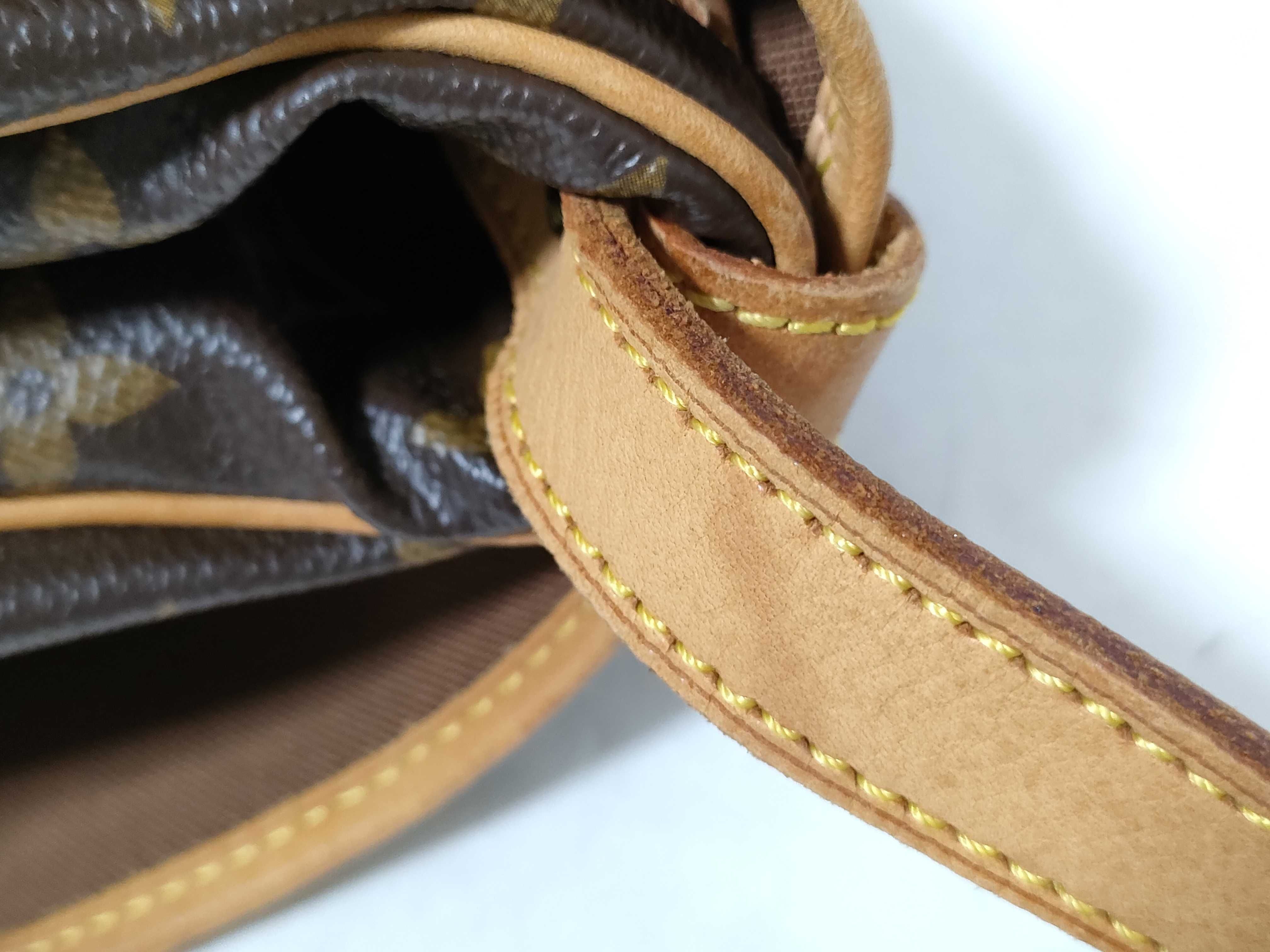 Monogram LV Saumur 30 Shoulder Bag — view 5