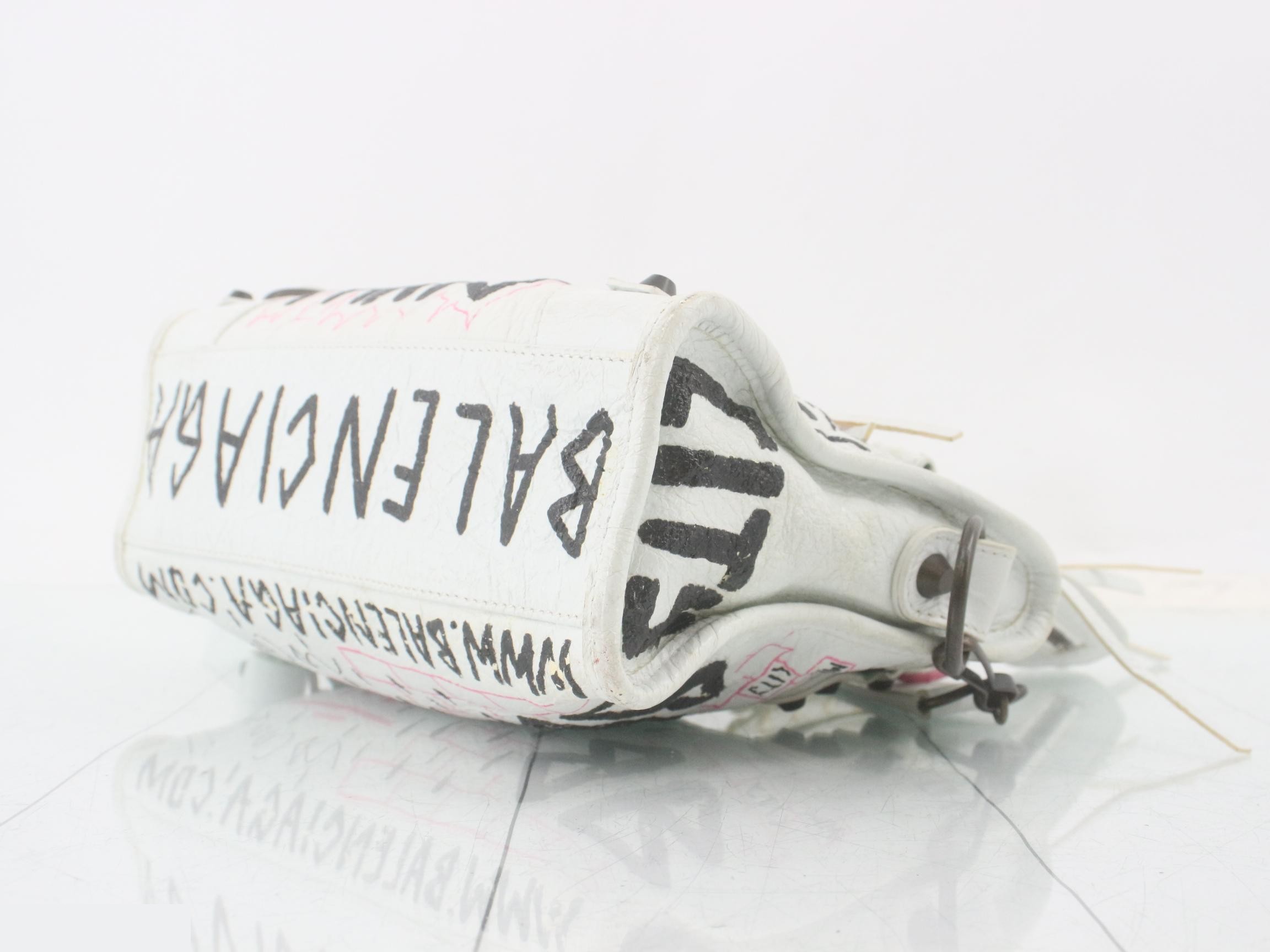 300295 Graffiti City Small White — view 6