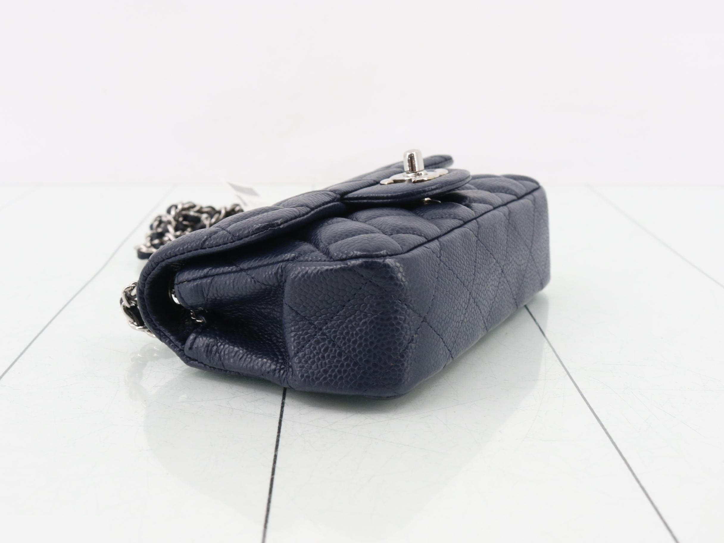 Matelassé 17 Caviar Skin Chain Shoulder Bag — view 5