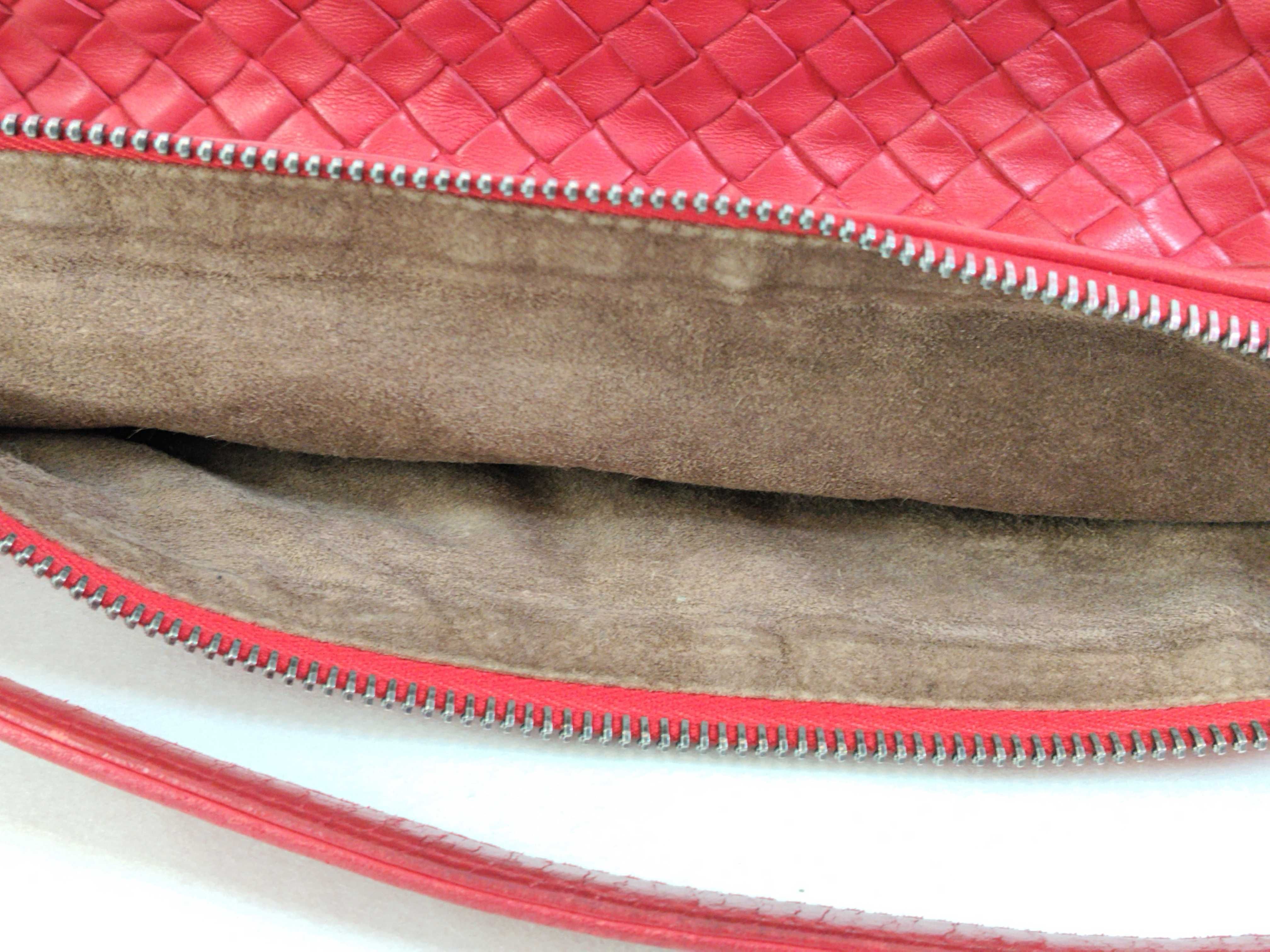 Intrecciato Bottega Veneta Handbag Intrecciato Red Leather Handbag — view 13