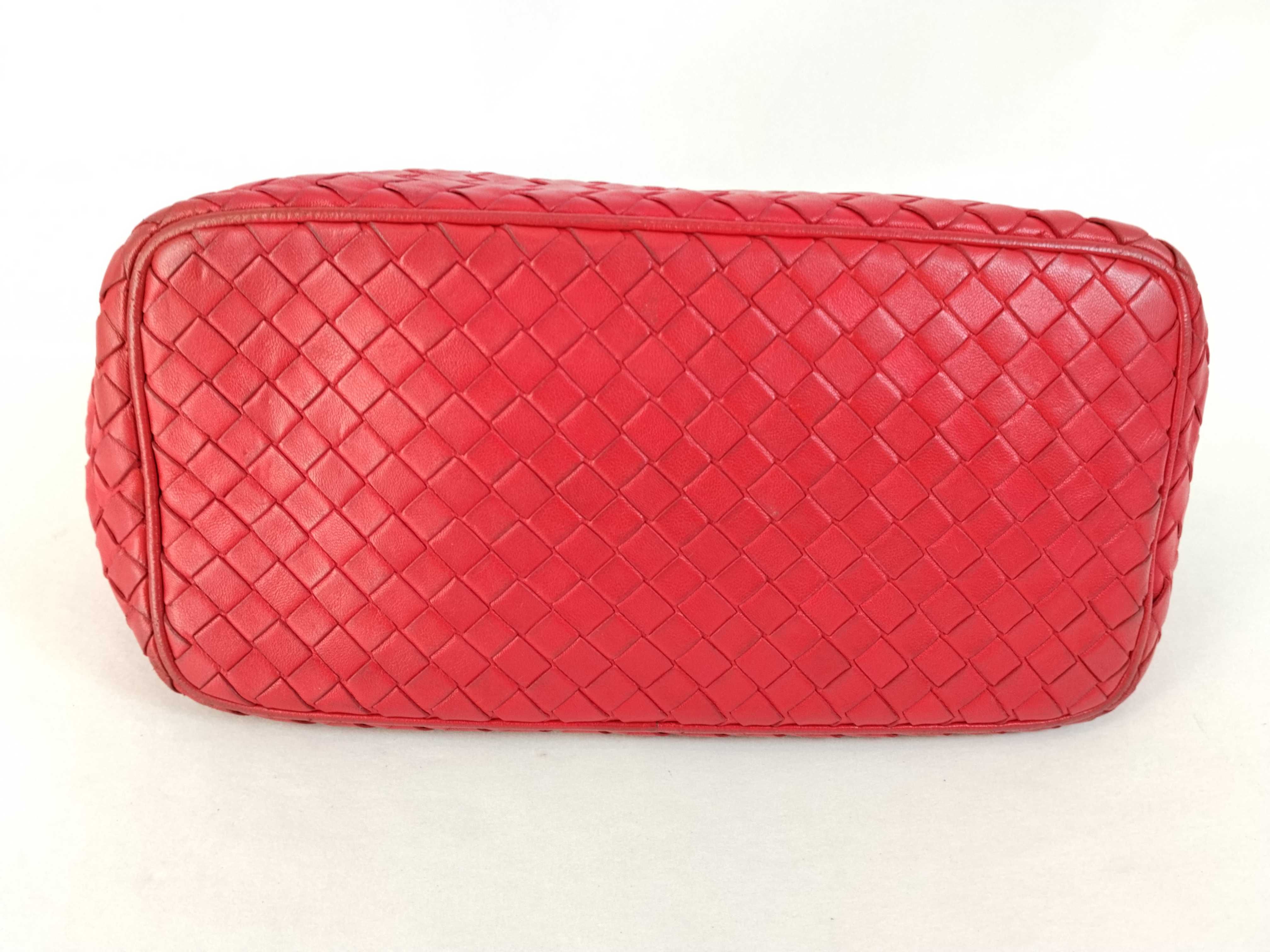 Intrecciato Bottega Veneta Handbag Intrecciato Red Leather Handbag — view 8