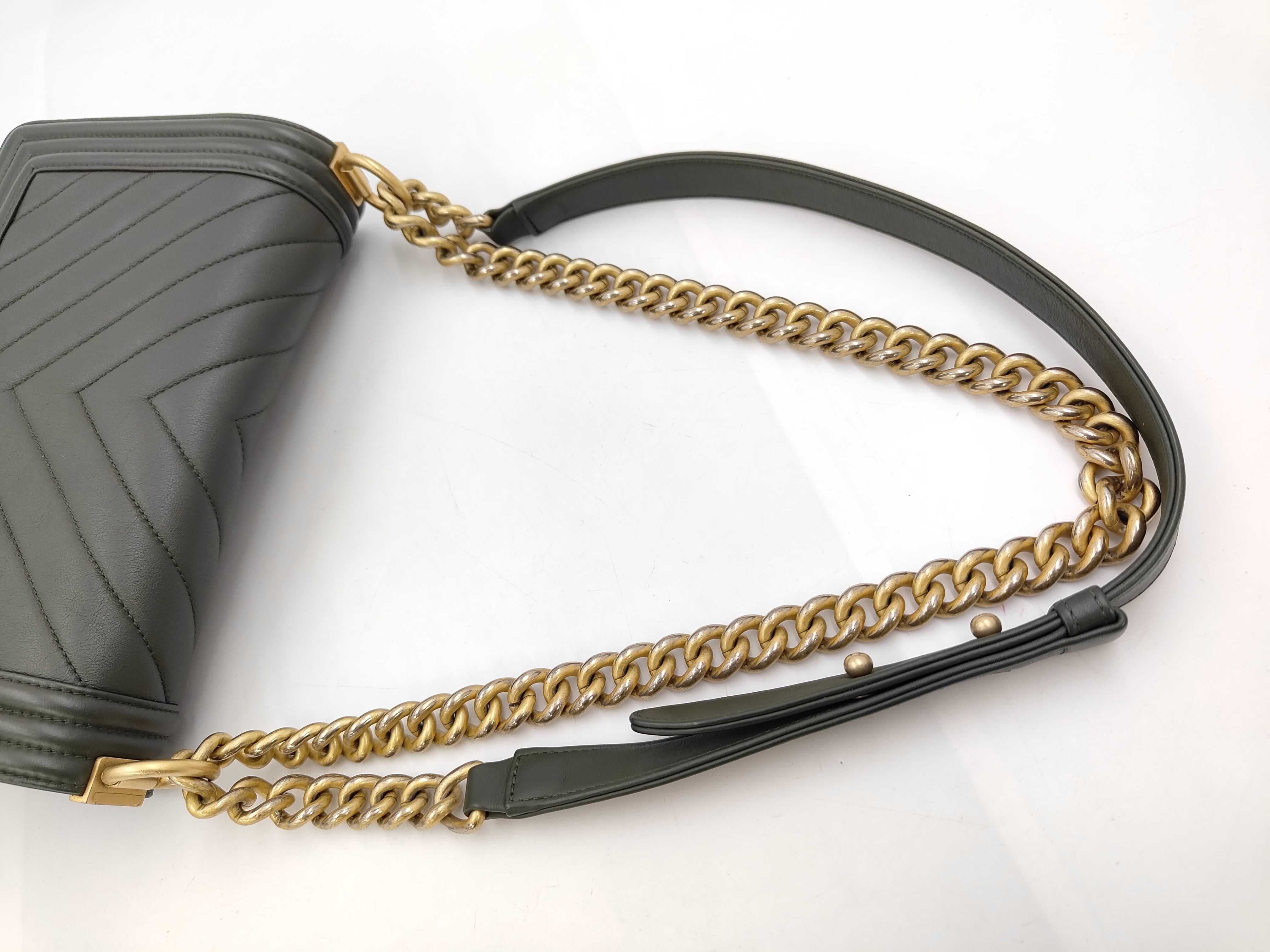 Boy Chanel 25 Chevron V-stitch Chain Shoulder Bag, Lambskin, Green, Gold Hardware. — view 4