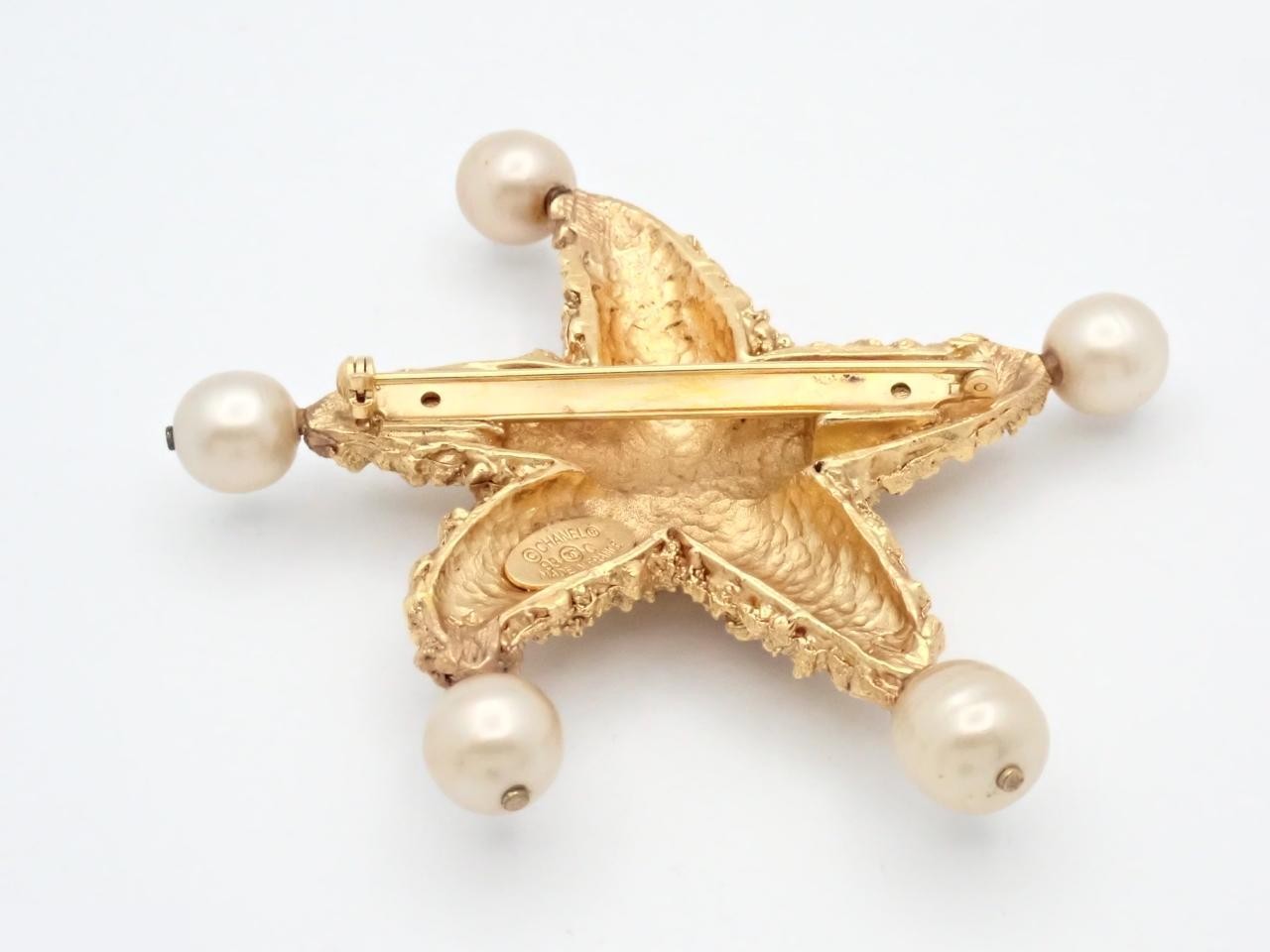 Starfish-shaped brooch, 93C hallmark — view 2