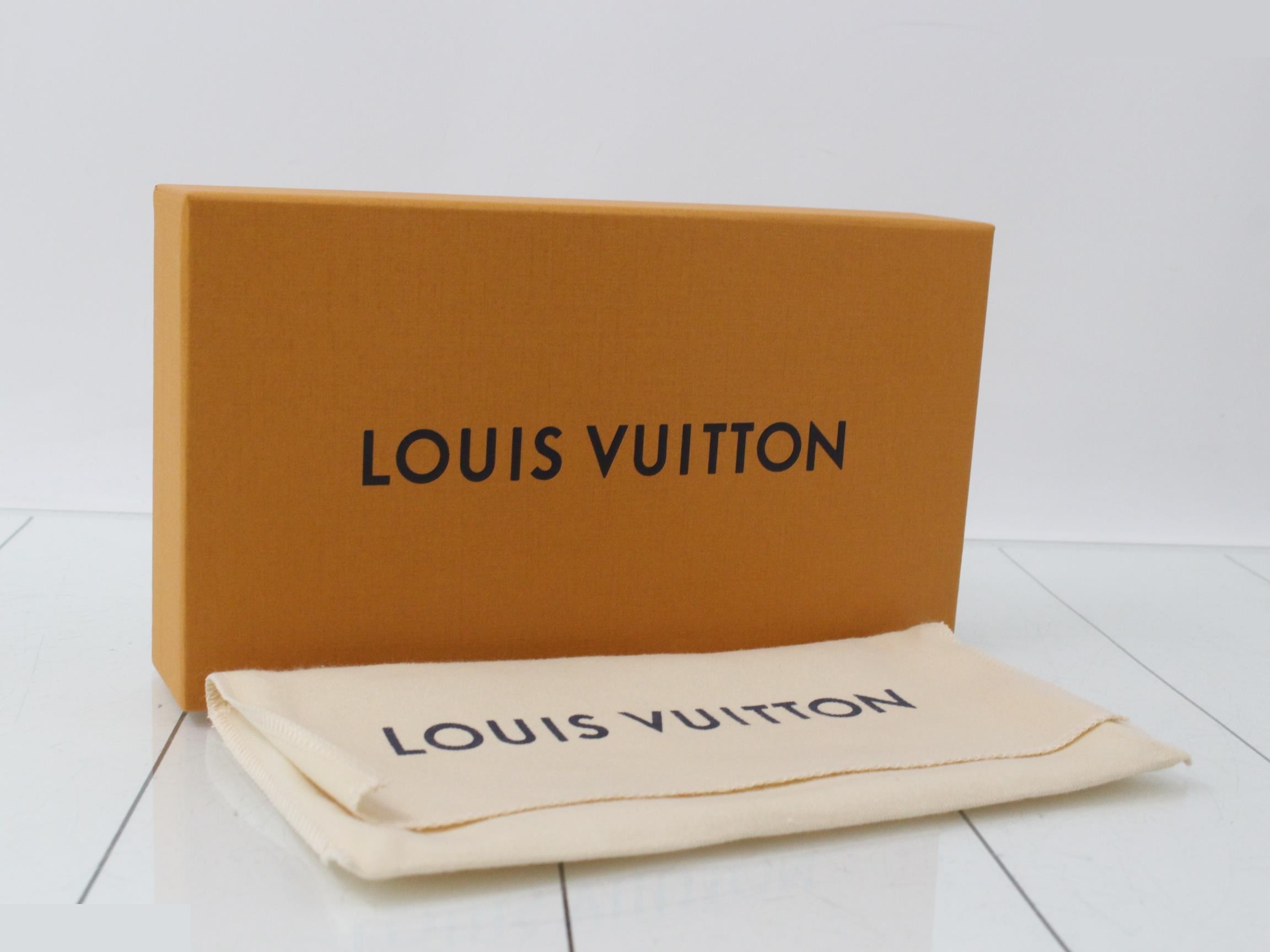 Zippy Wallet M82444, Unused, Retail Price ¥122,100 — view 5