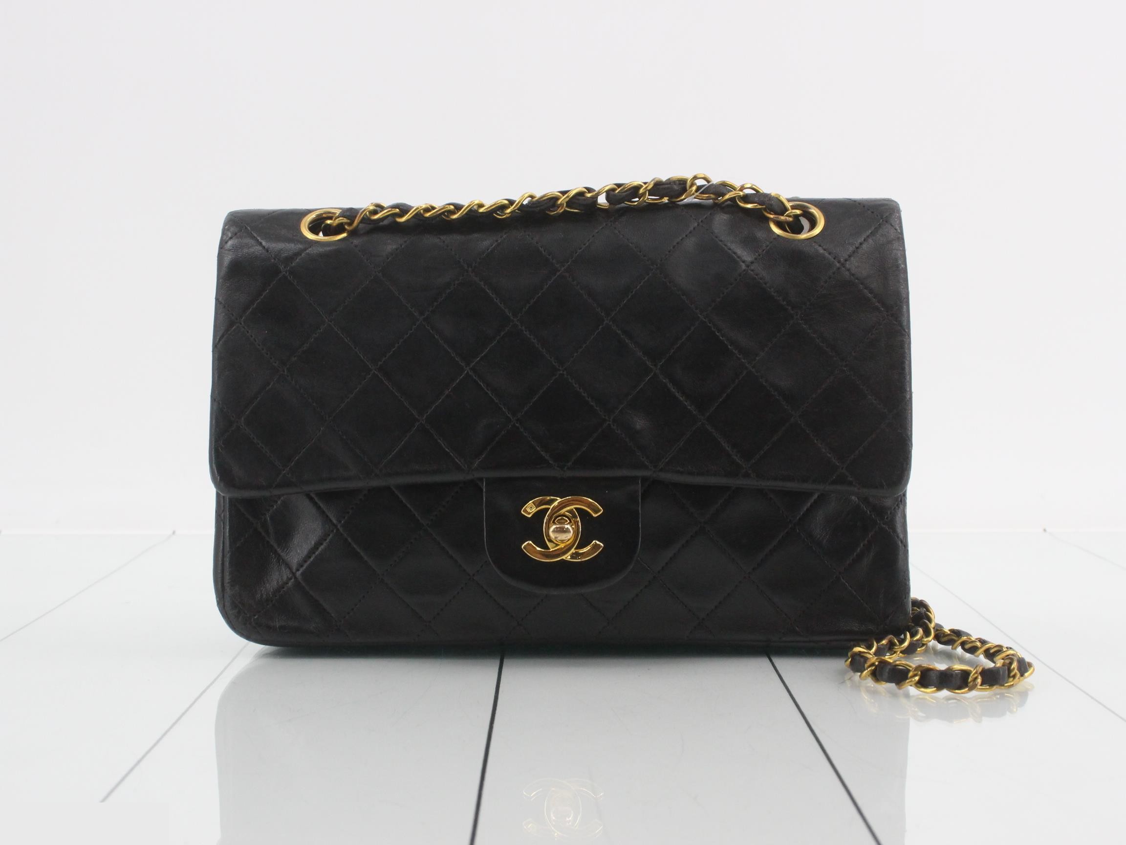 Matelassé Chain Shoulder Bag
