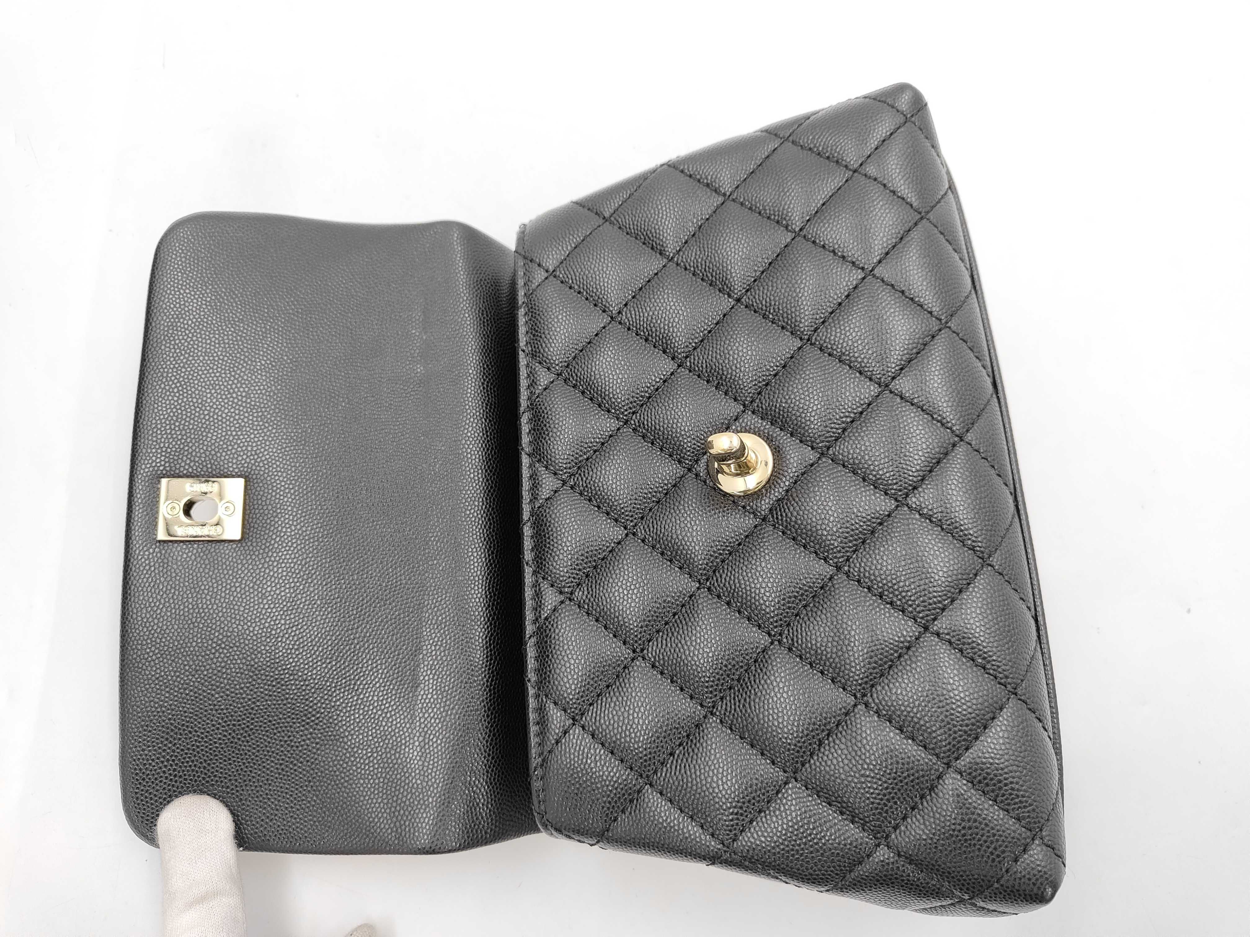 Matelassé Coco Handle XS Caviar Leather Black Gold Hardware Serial Number 31 Handbag — view 8