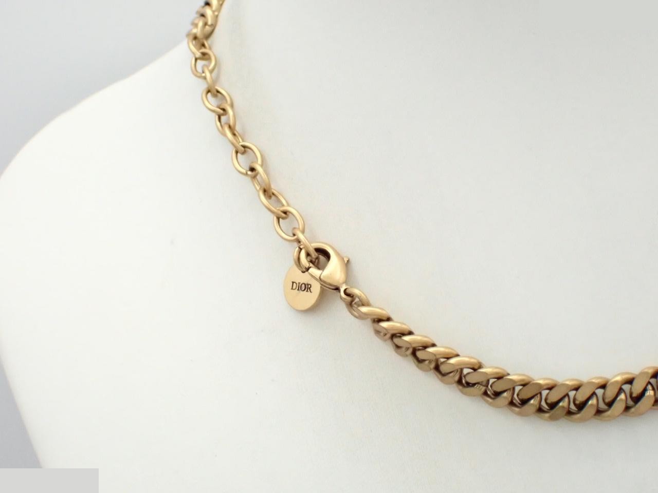 Gold necklace, neck circumference approximately 37cm — view 2