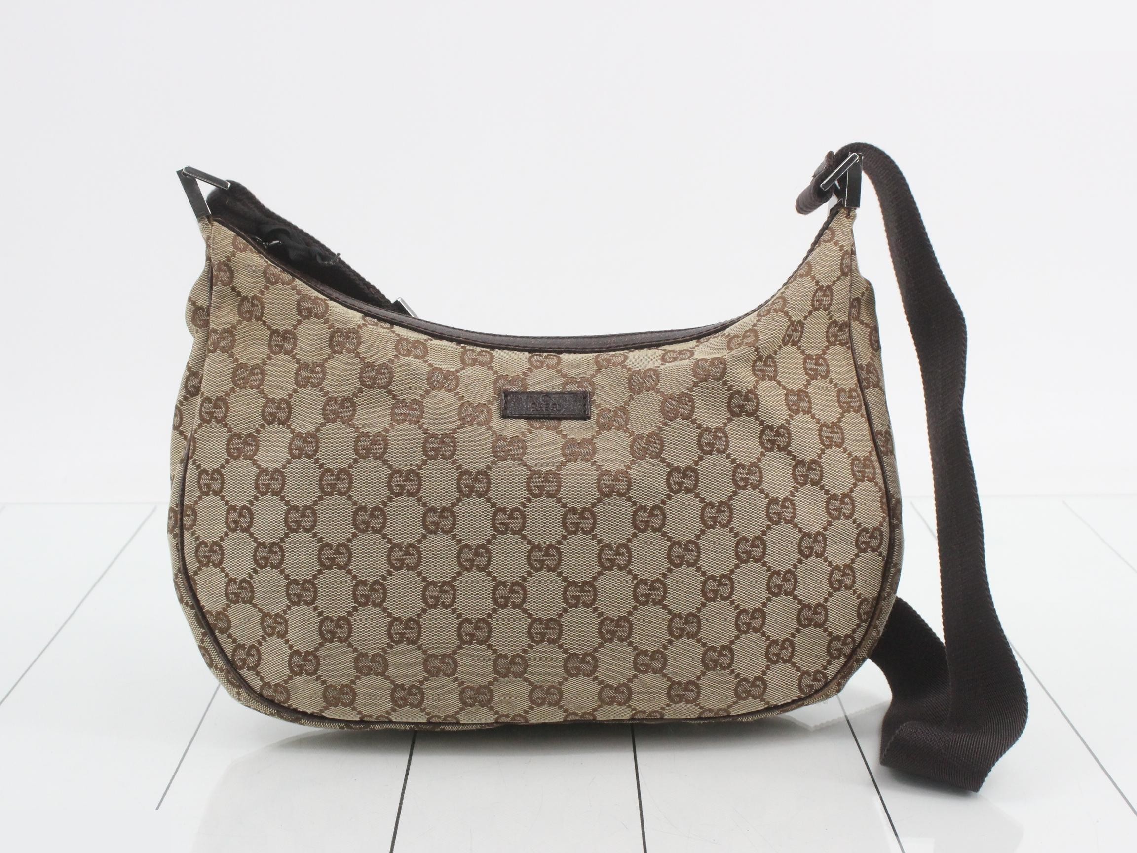 GG Canvas Shoulder Bag