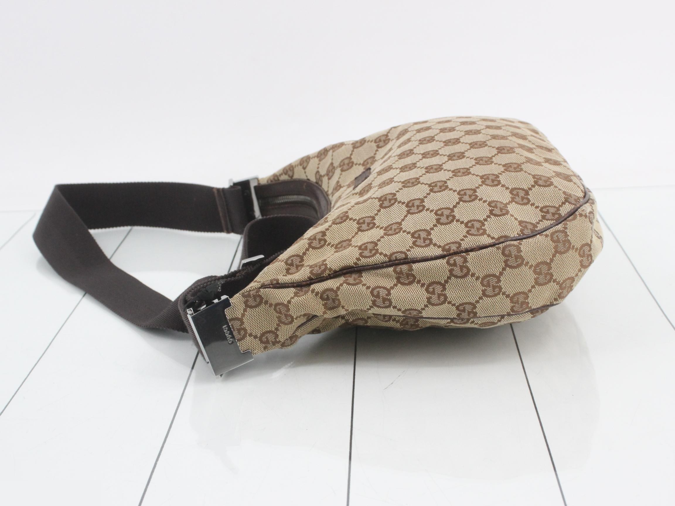 GG Canvas Shoulder Bag — view 4