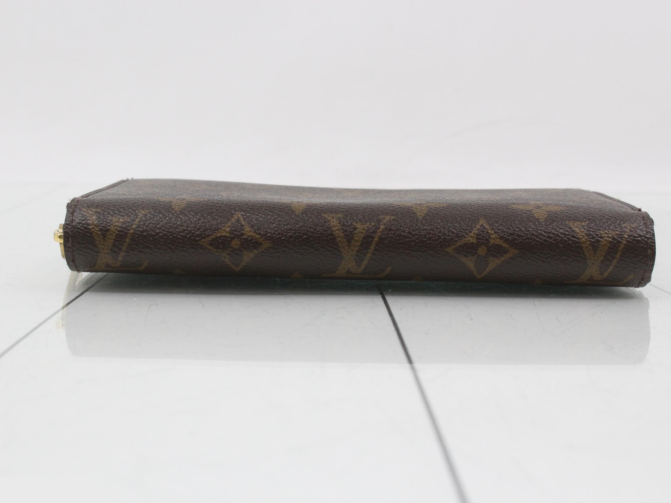 M60017 Zippy Wallet — view 3