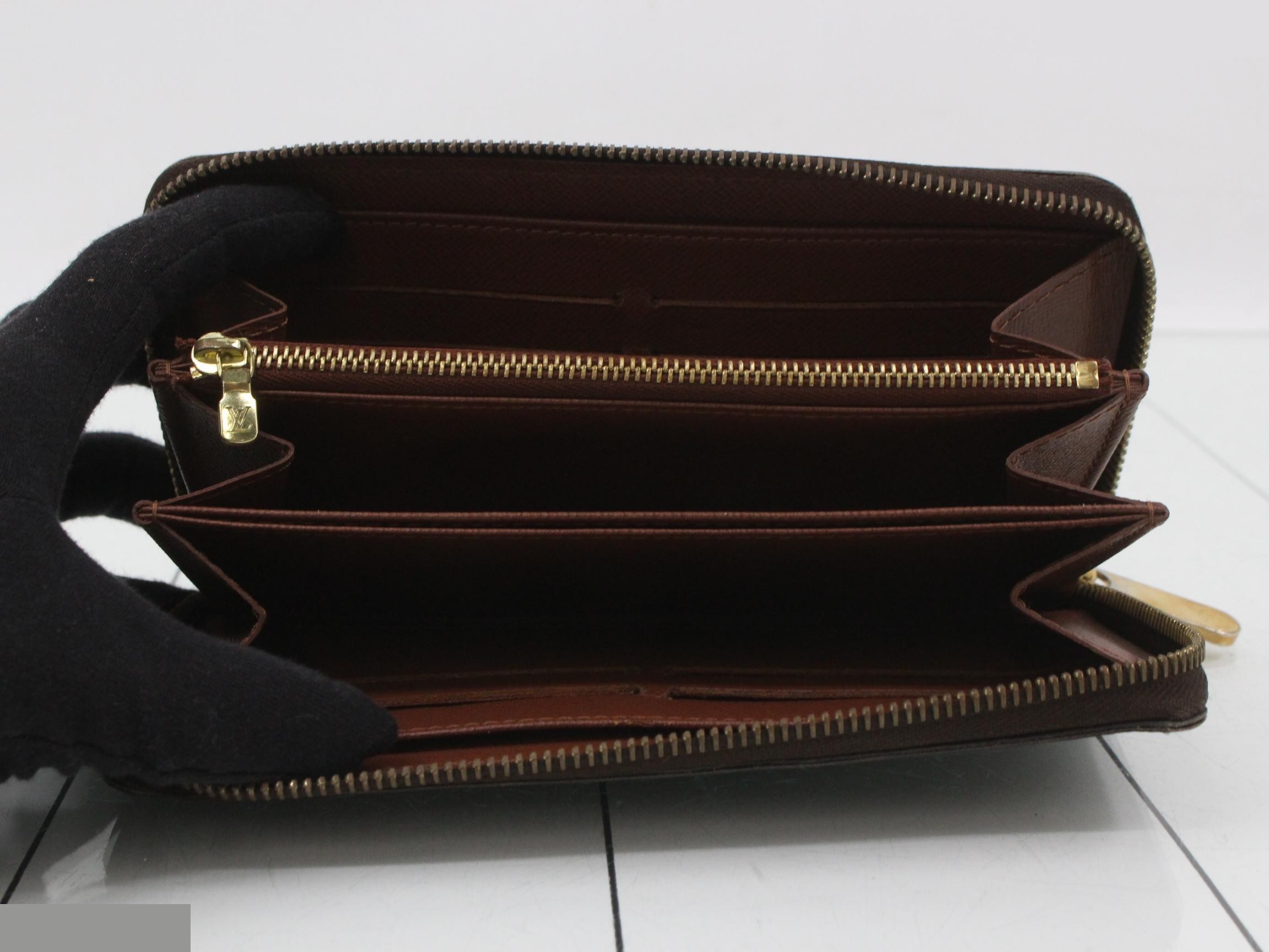 M60017 Zippy Wallet — view 4