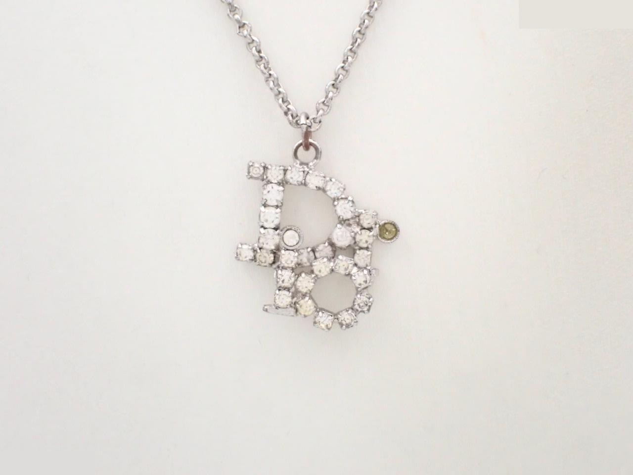 Other lines: Precious metals, necklaces, rhinestones, logo, silver.