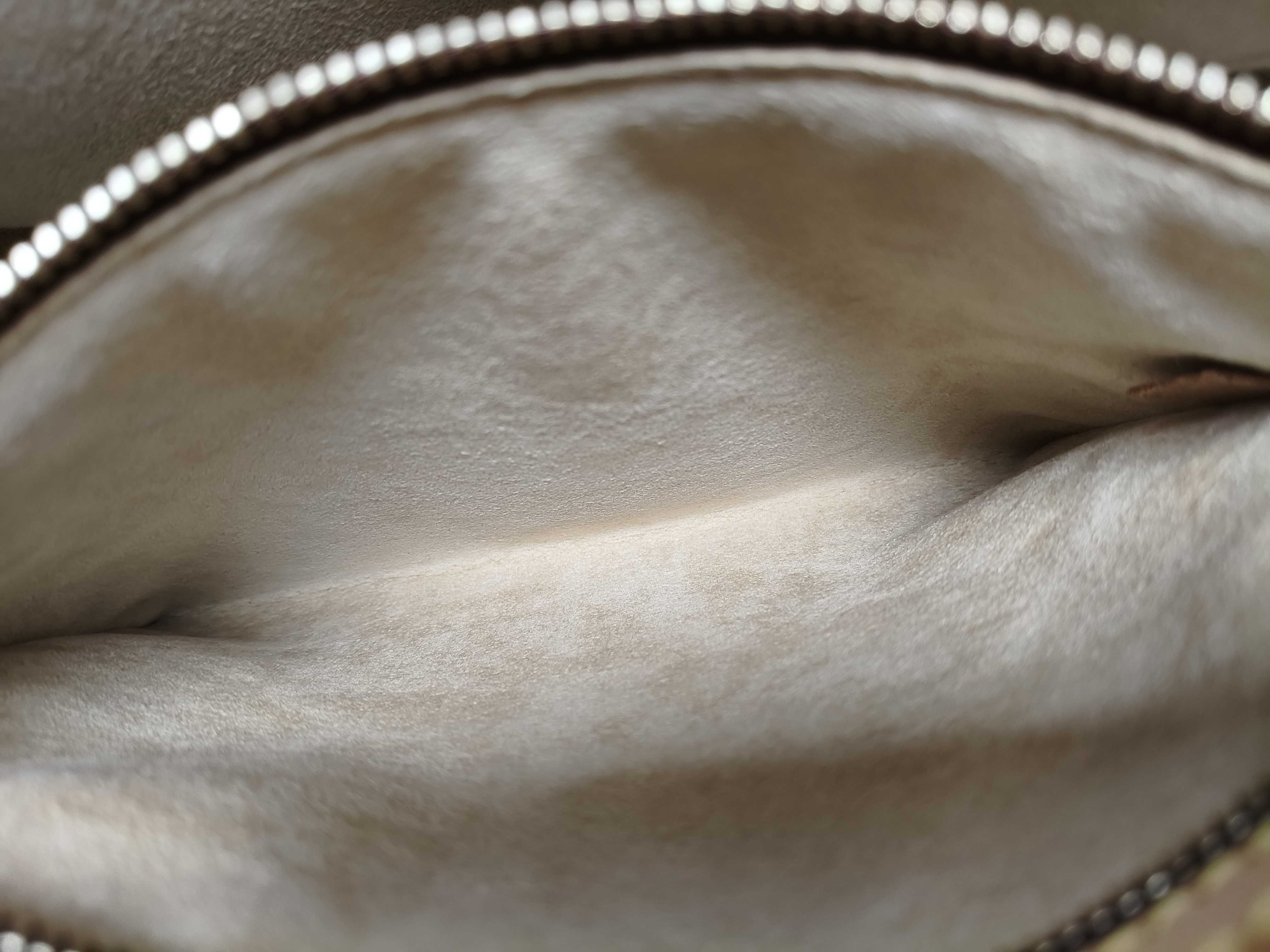 Monogram M51146 Looping MM Shoulder Bag — view 11
