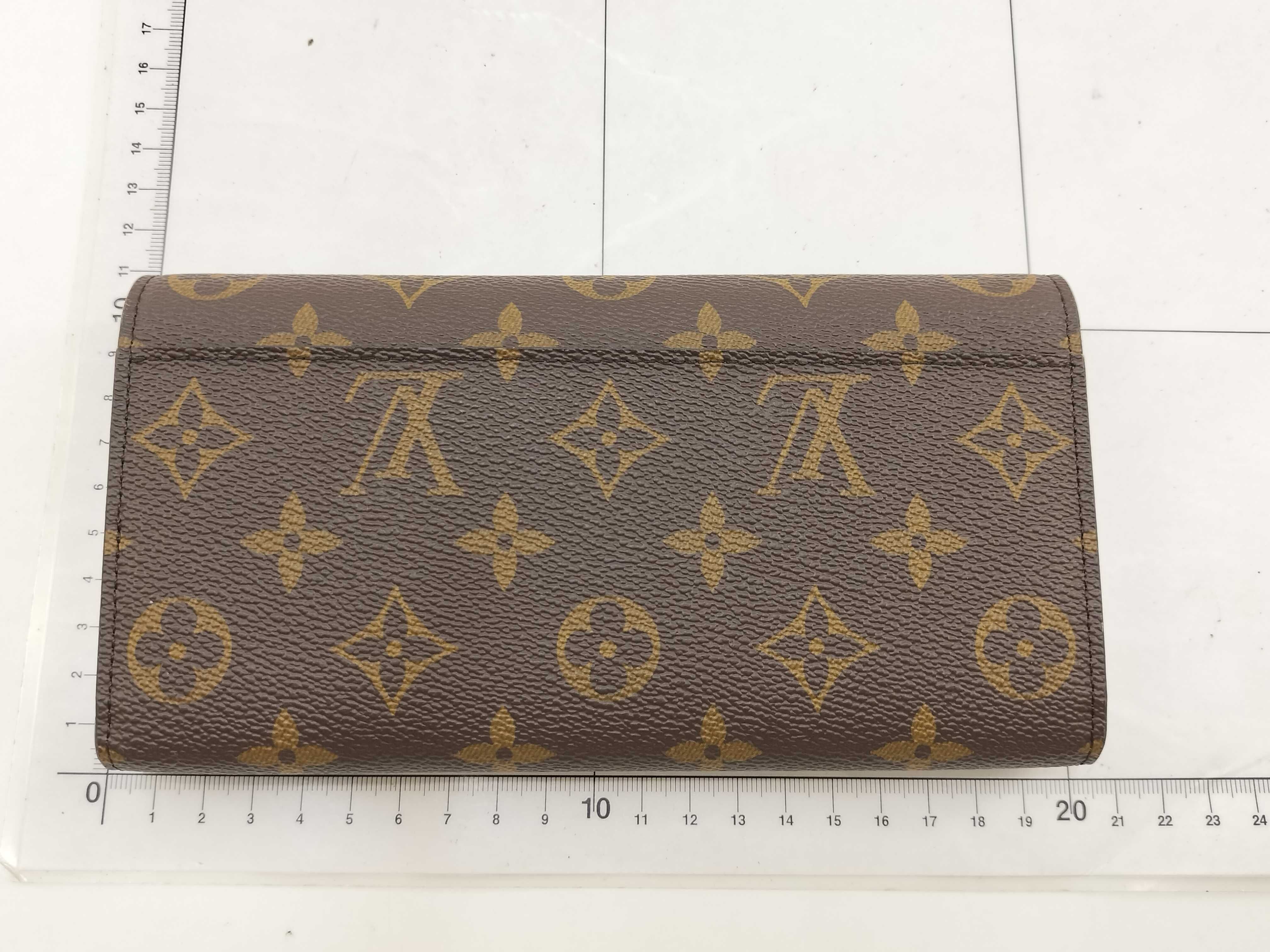 Monogram Louis Vuitton Portefeuille Sarah Fuchsia Monogram Wallet — view 2