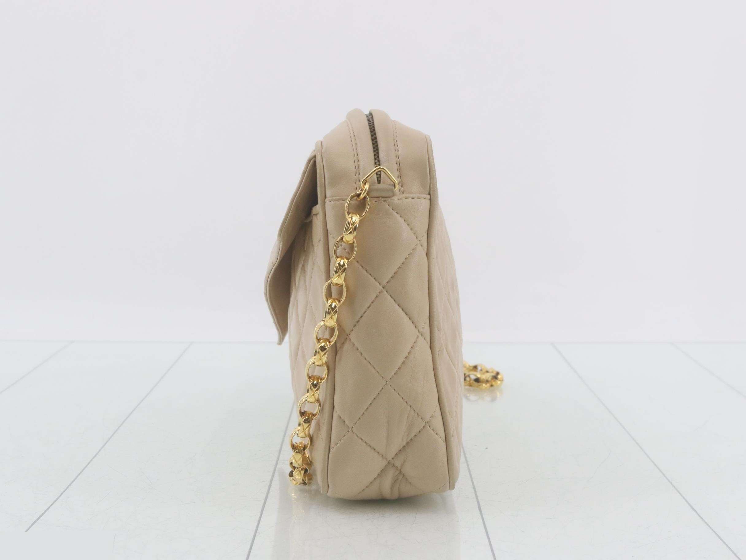 Matelassé fringe jewel chain turnlock — view 3