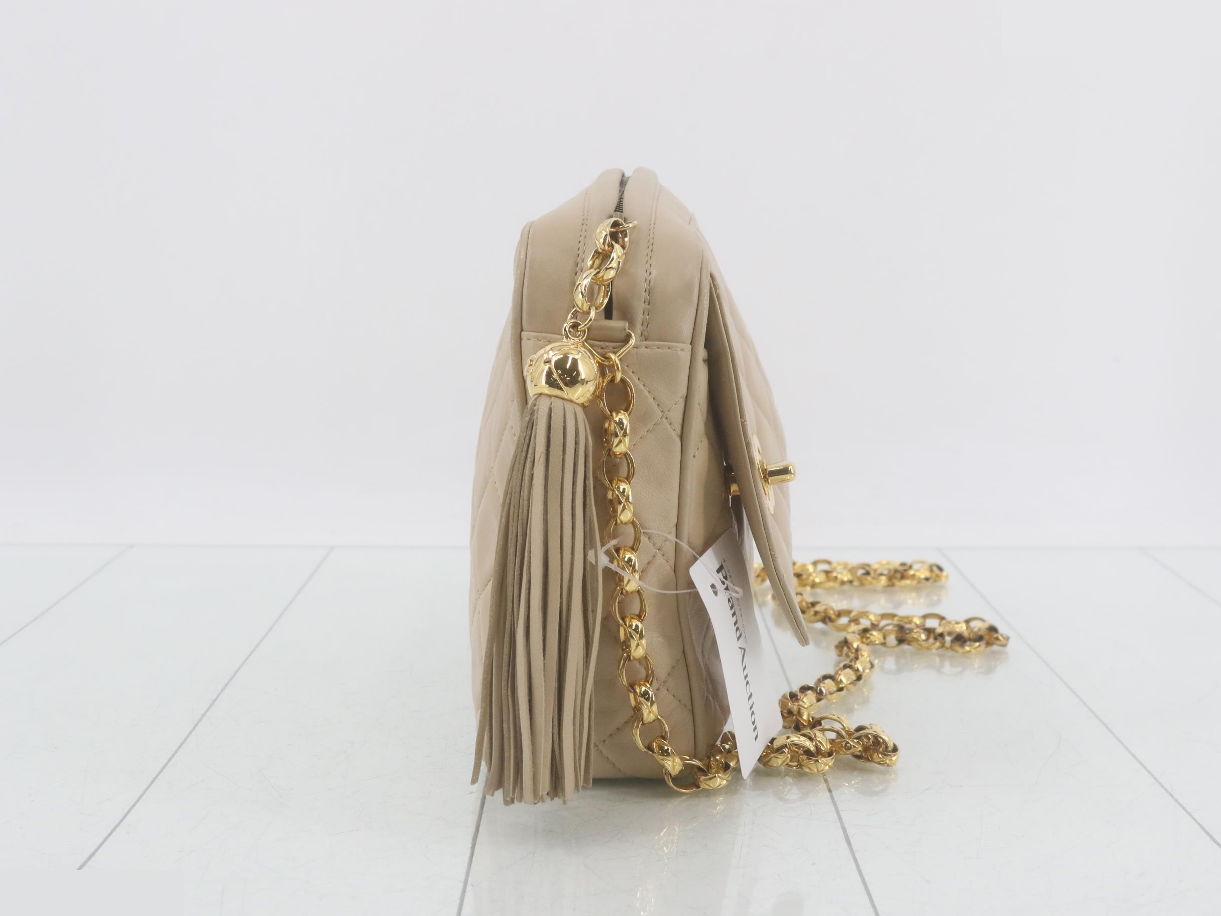 Matelassé fringe jewel chain turnlock — view 4