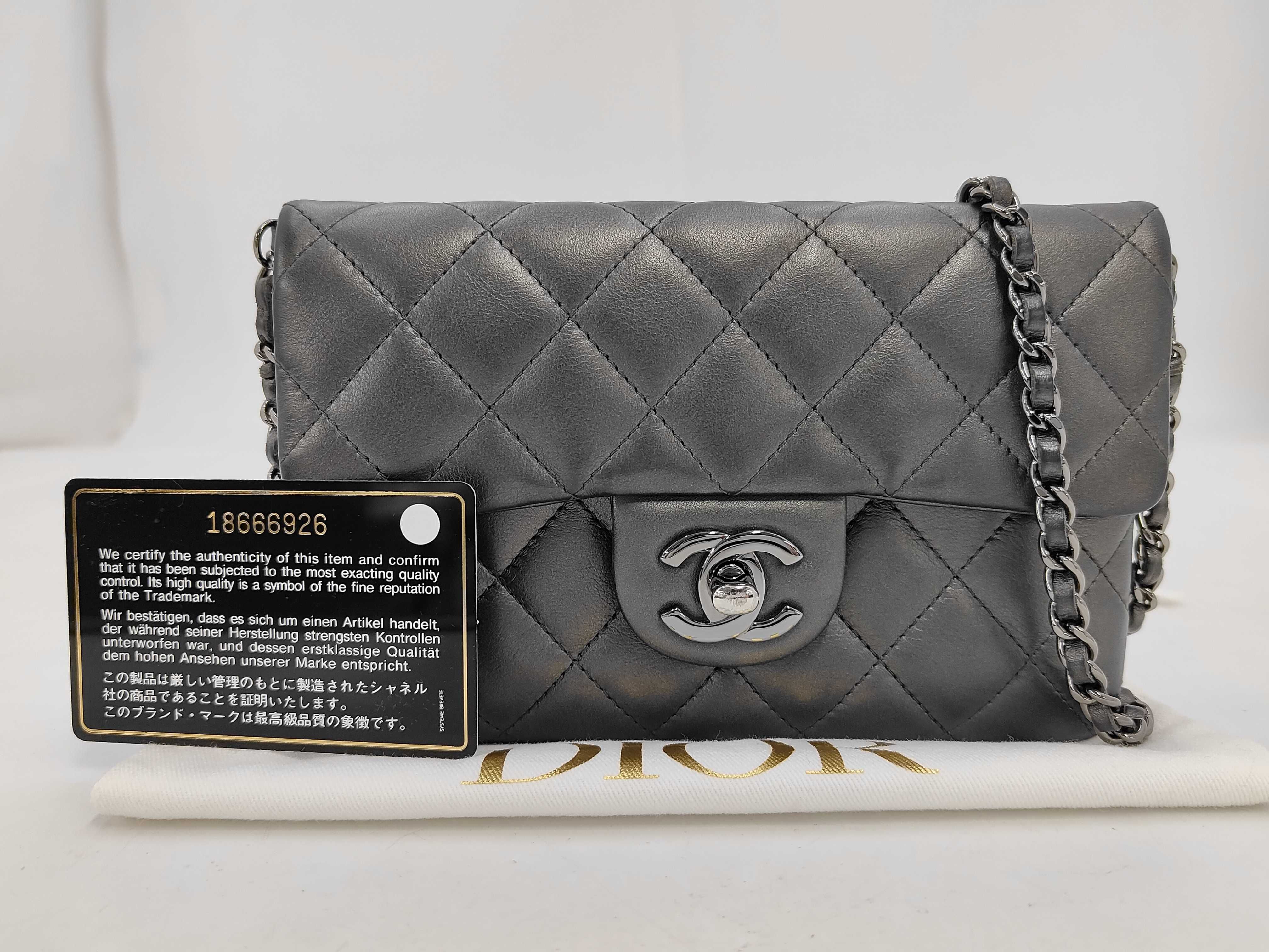 Lambskin Matelassé Grey Shoulder Bag