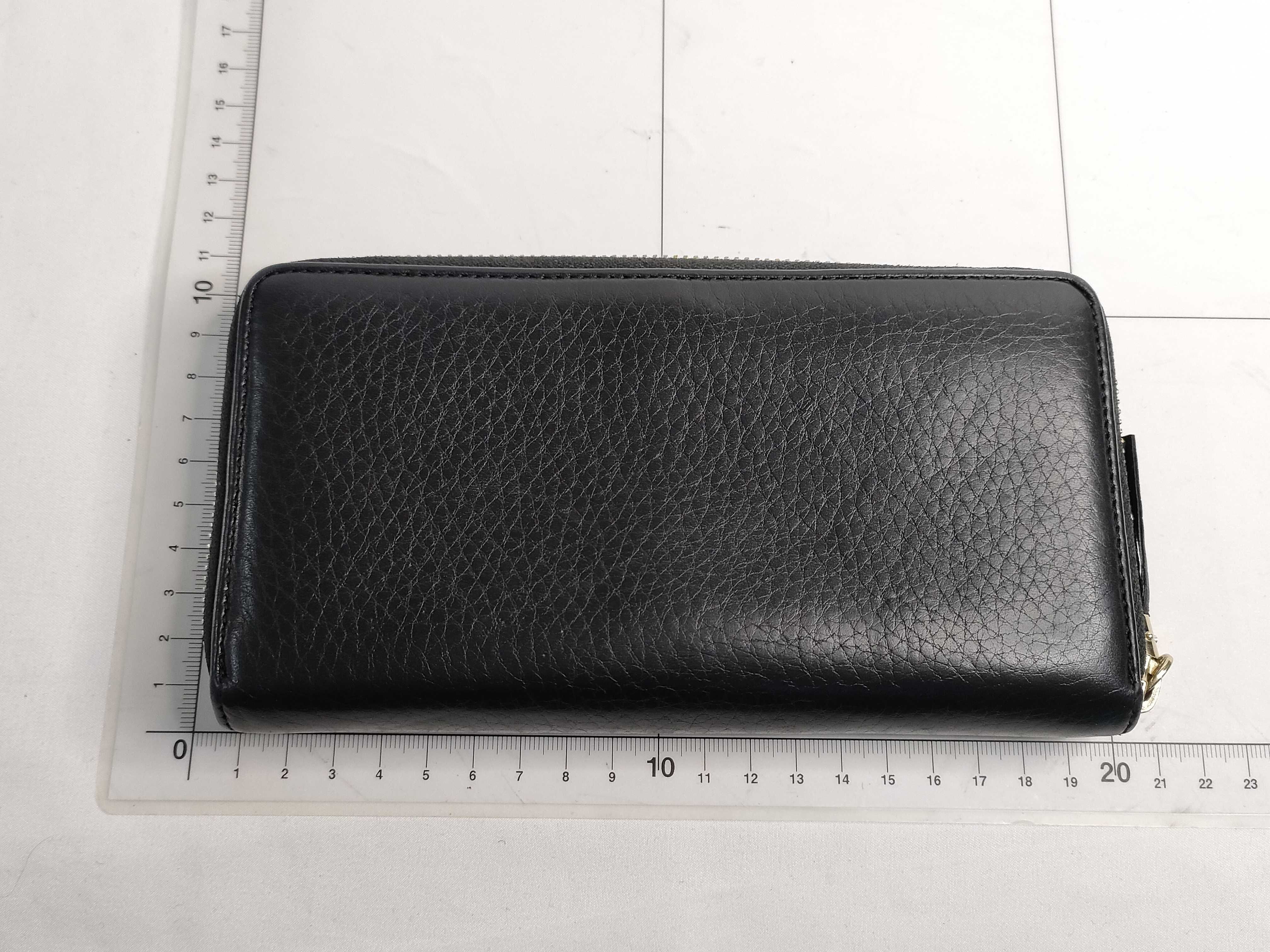 Soho Leather Round Long Wallet, Black, Serial Number — view 2