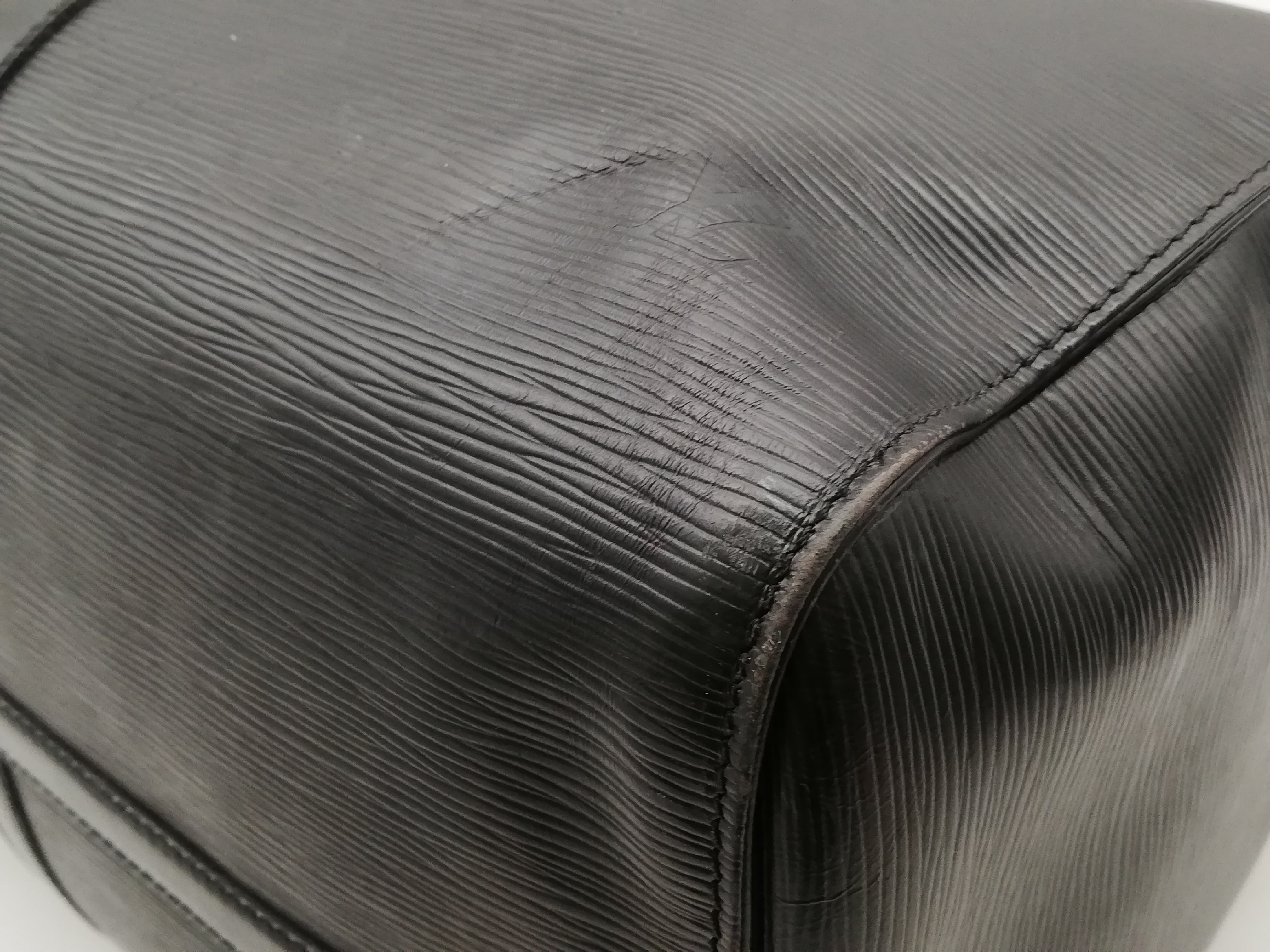 Epi Keepall 50 M42962 Noir Boston Bag — view 13