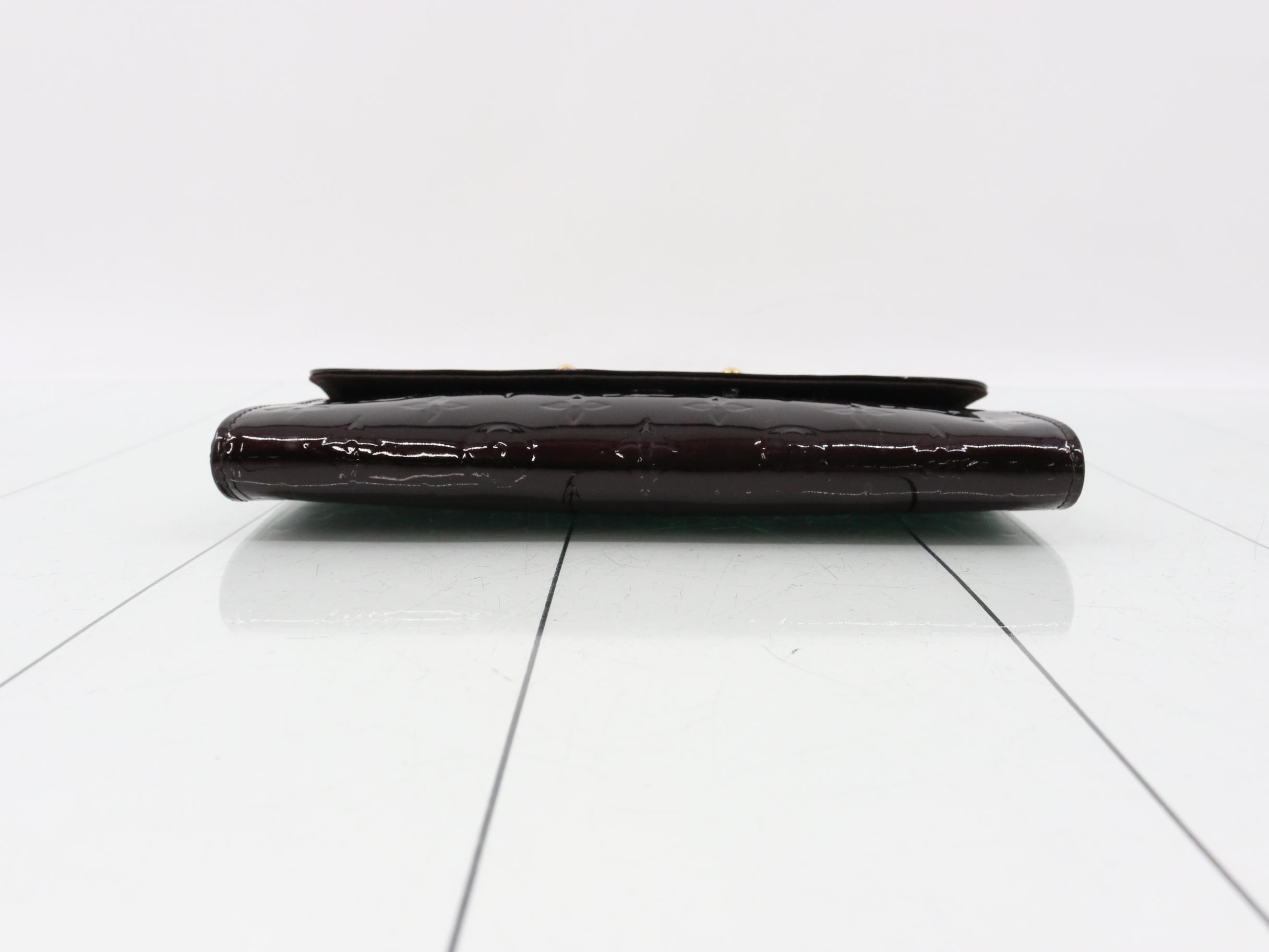 wallet — view 3