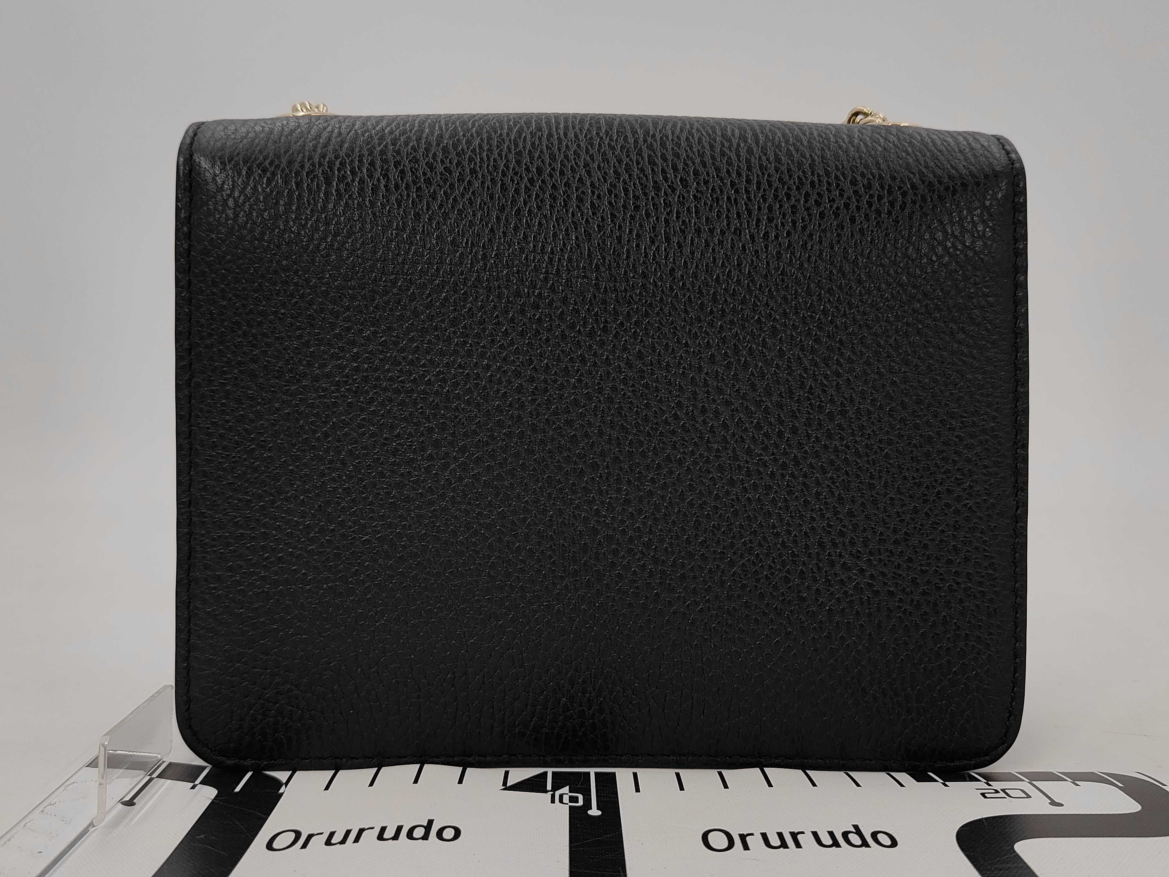 Interlocking Chain Cross Bag Black Shoulder Bag — view 2