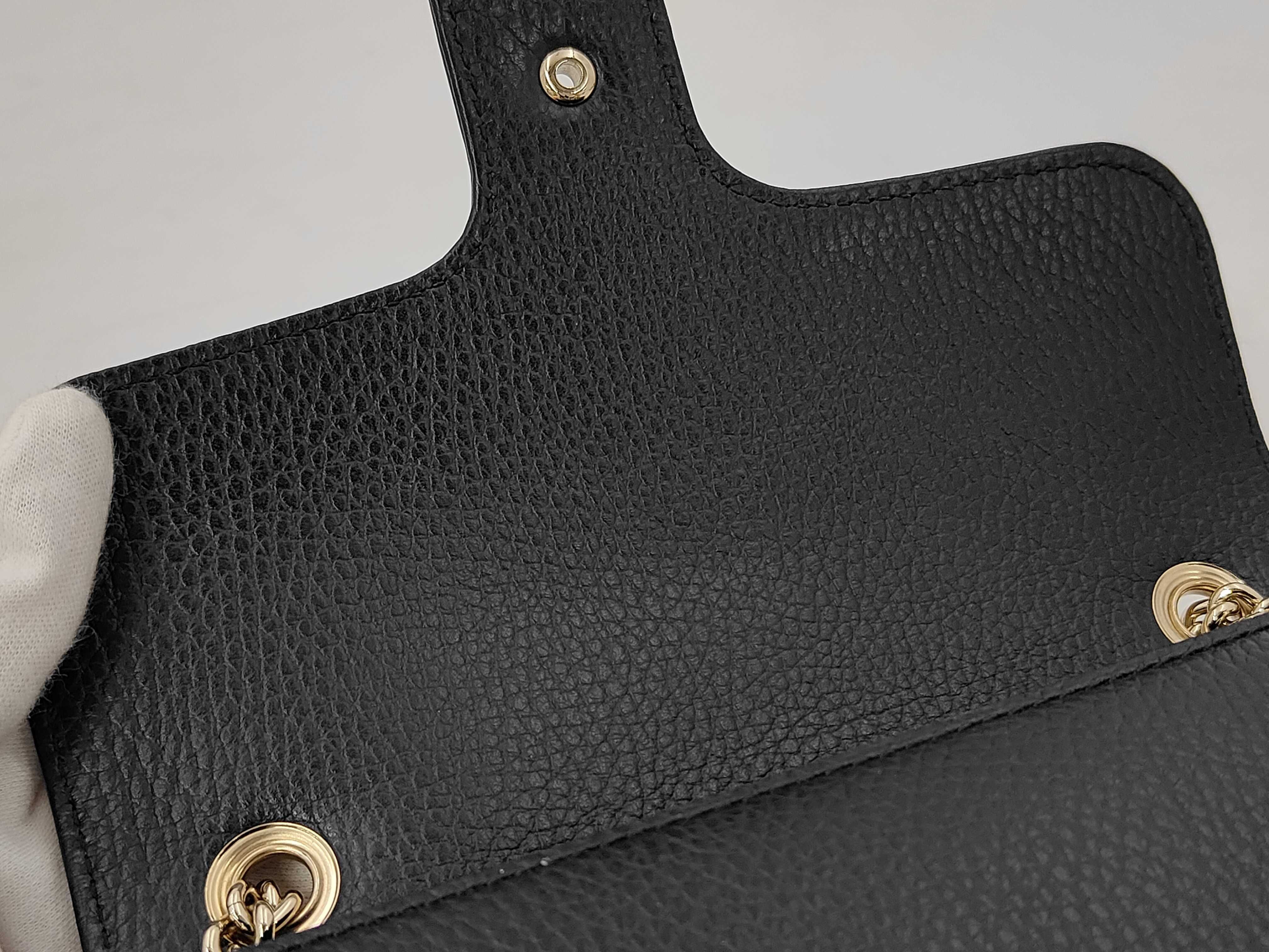 Interlocking Chain Cross Bag Black Shoulder Bag — view 10