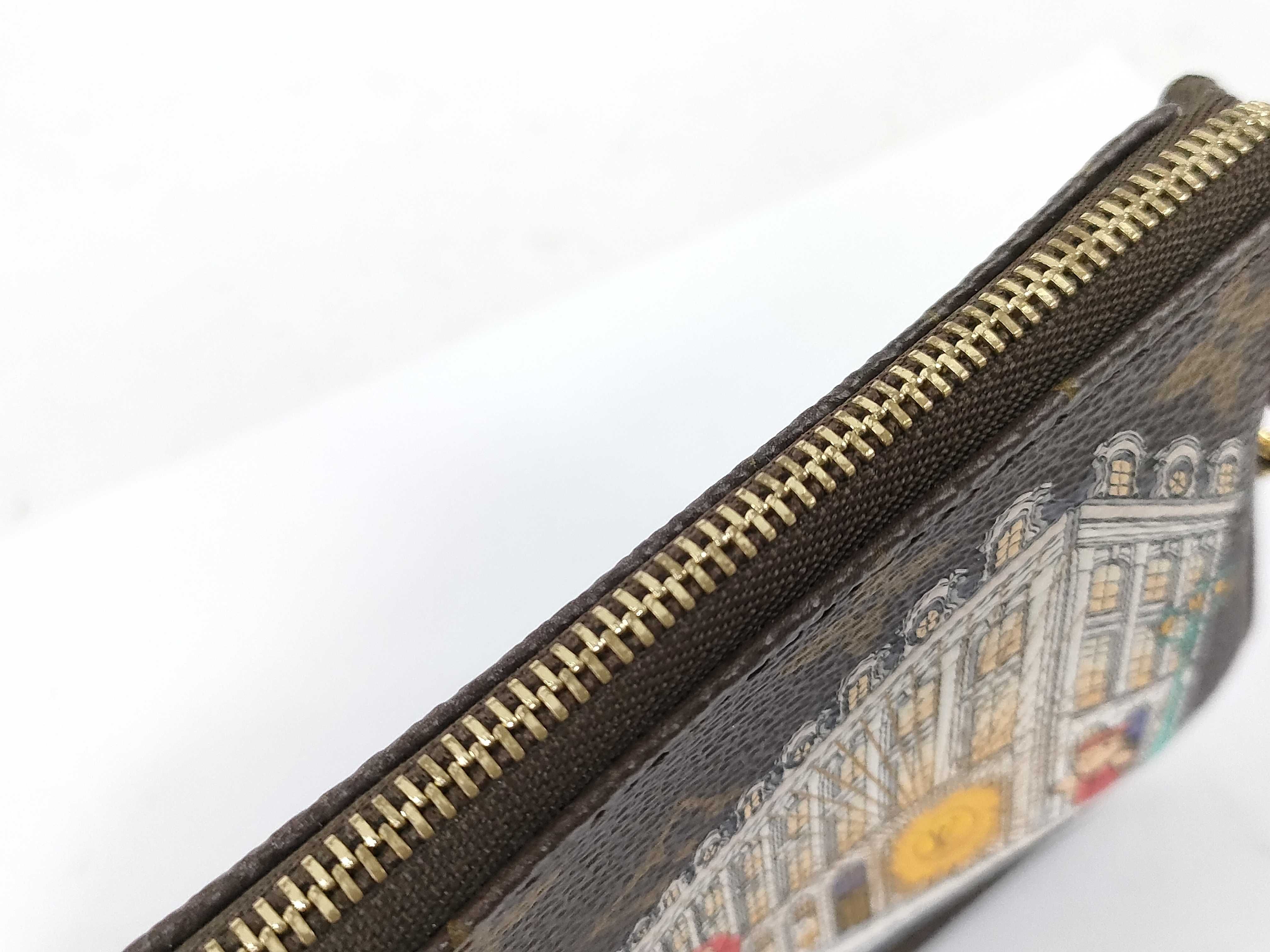 Monogram Louis Vuitton Vivienne Mini Pochette Accessoires M81760 Pouch — view 8