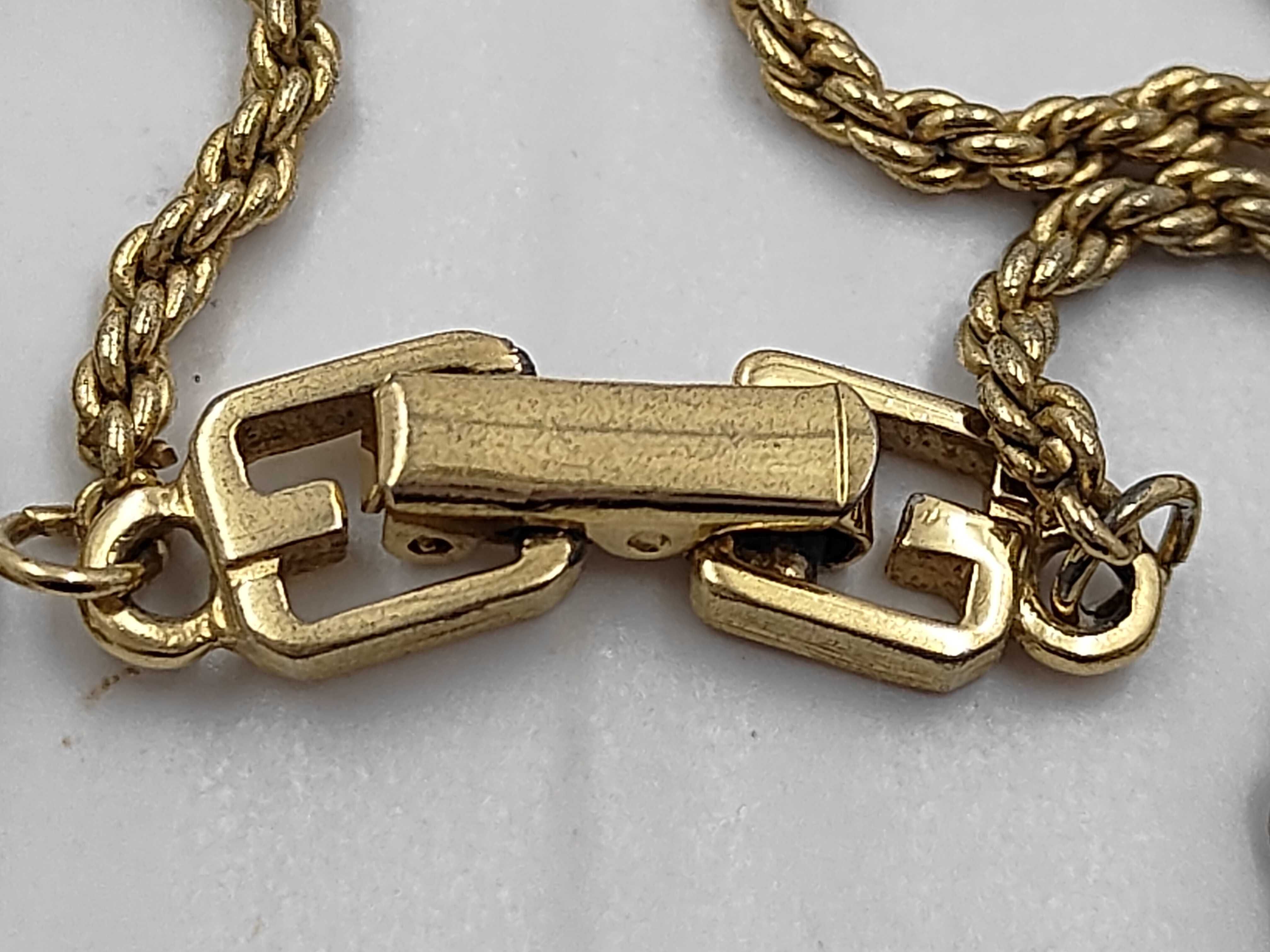 necklace — view 2
