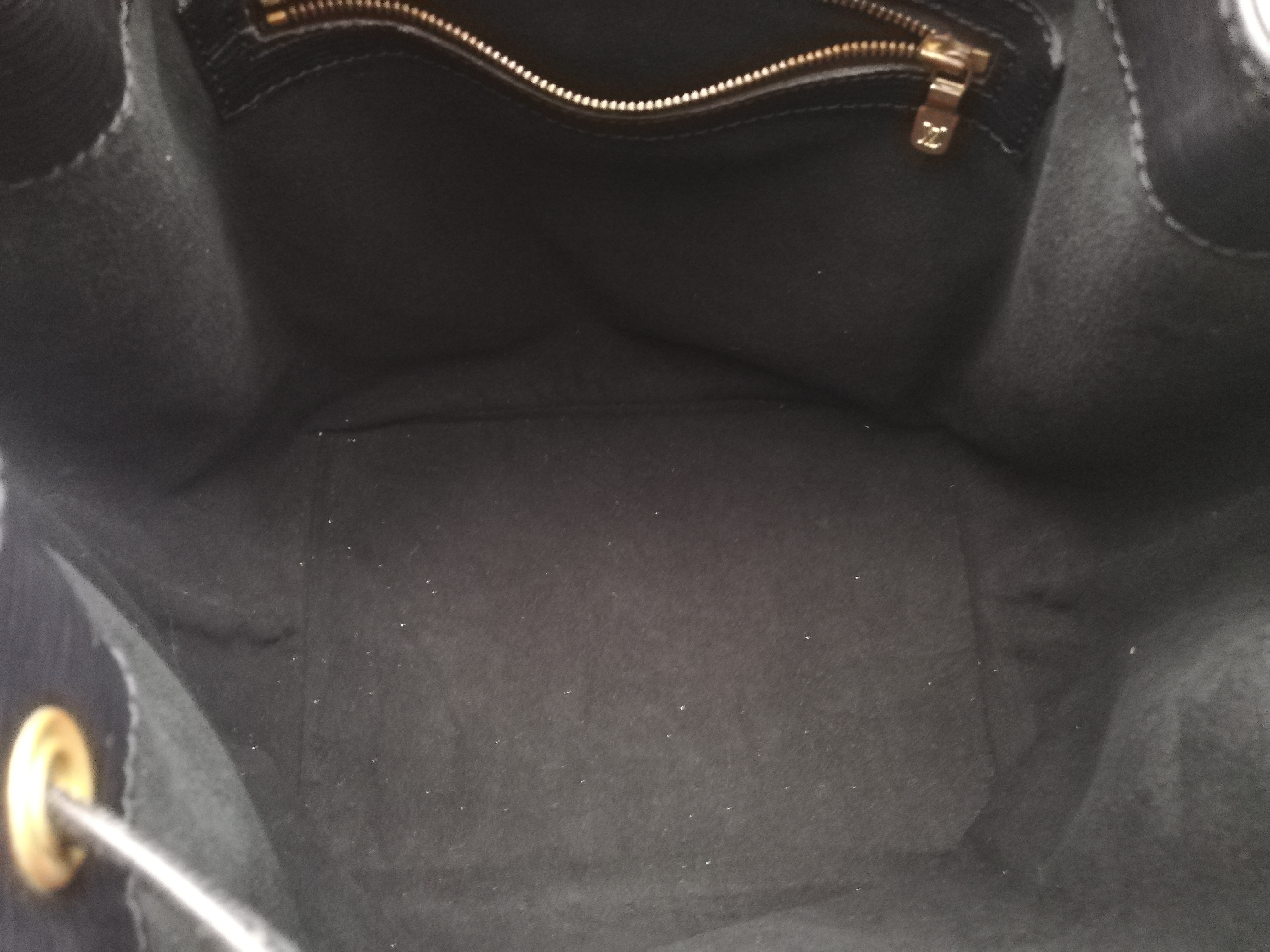 Epi Petit Noé M59012 Noir Shoulder Bag — view 15